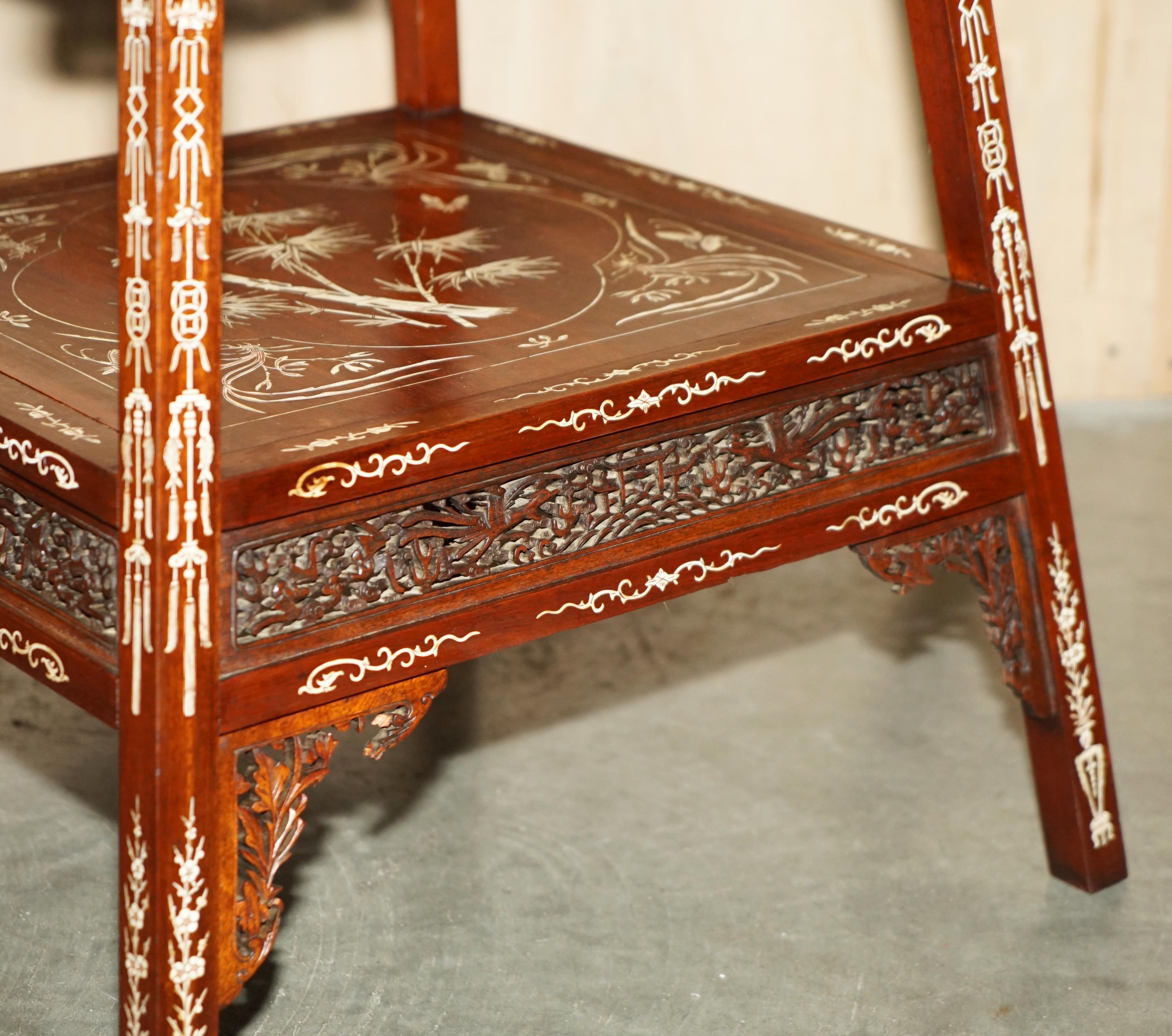 ANTIQUE CIRCA 1900ORNATELY CARVED AND HEAViLY INLAID CHINESE OCCASIONAL TABLE im Angebot 1