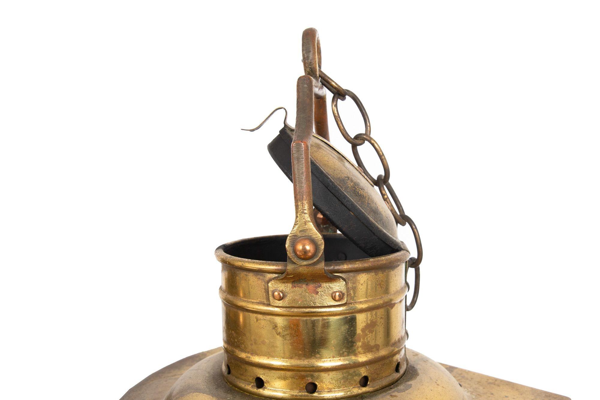 20th Century Antique Circa 1900 Pair of Brass English Ship’s Lanterns For Sale