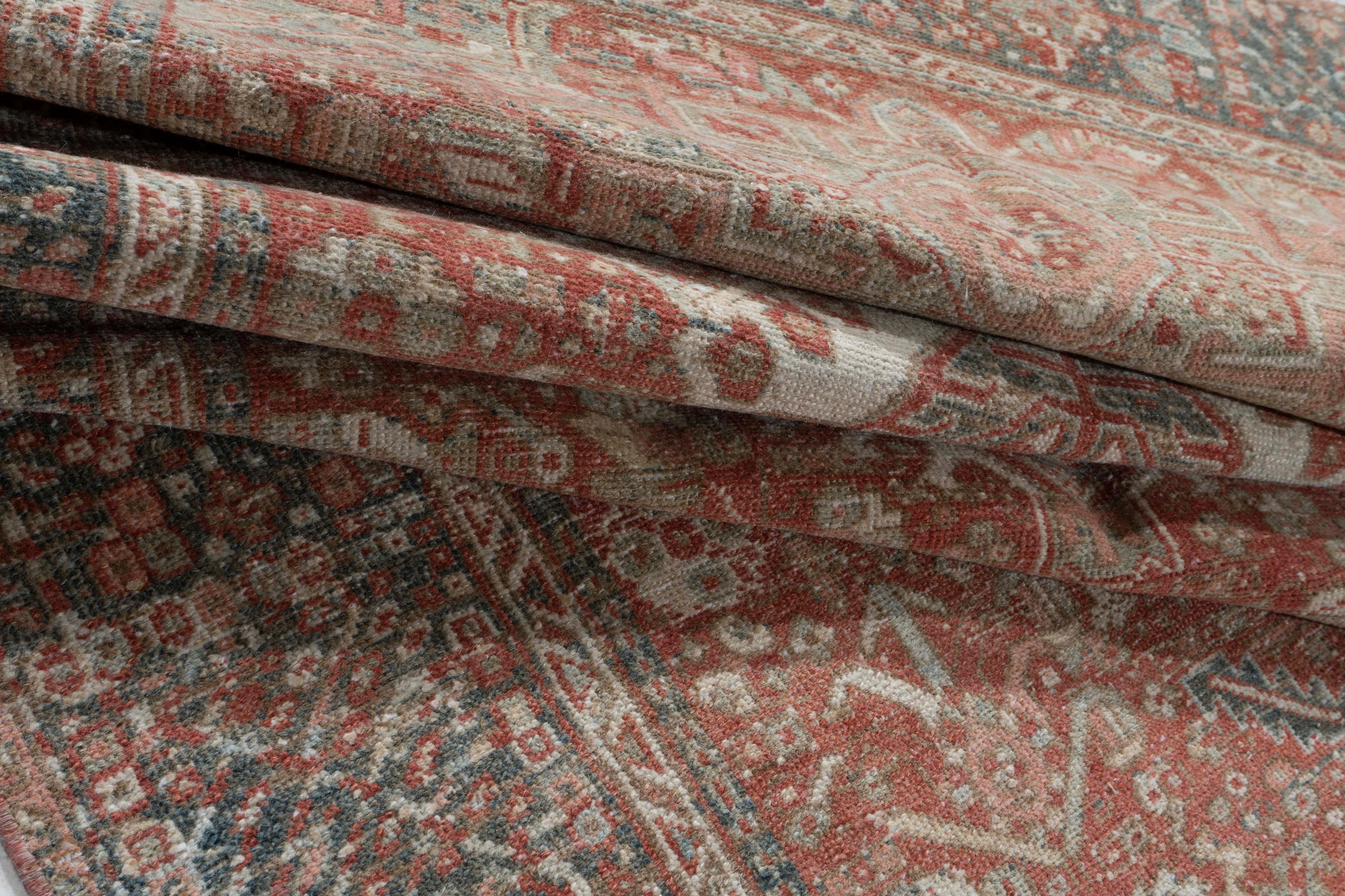 Antiker persischer Karaja-Läufer, handgeknüpft, um 1900, 4'6 x 12'6 cm im Angebot 3