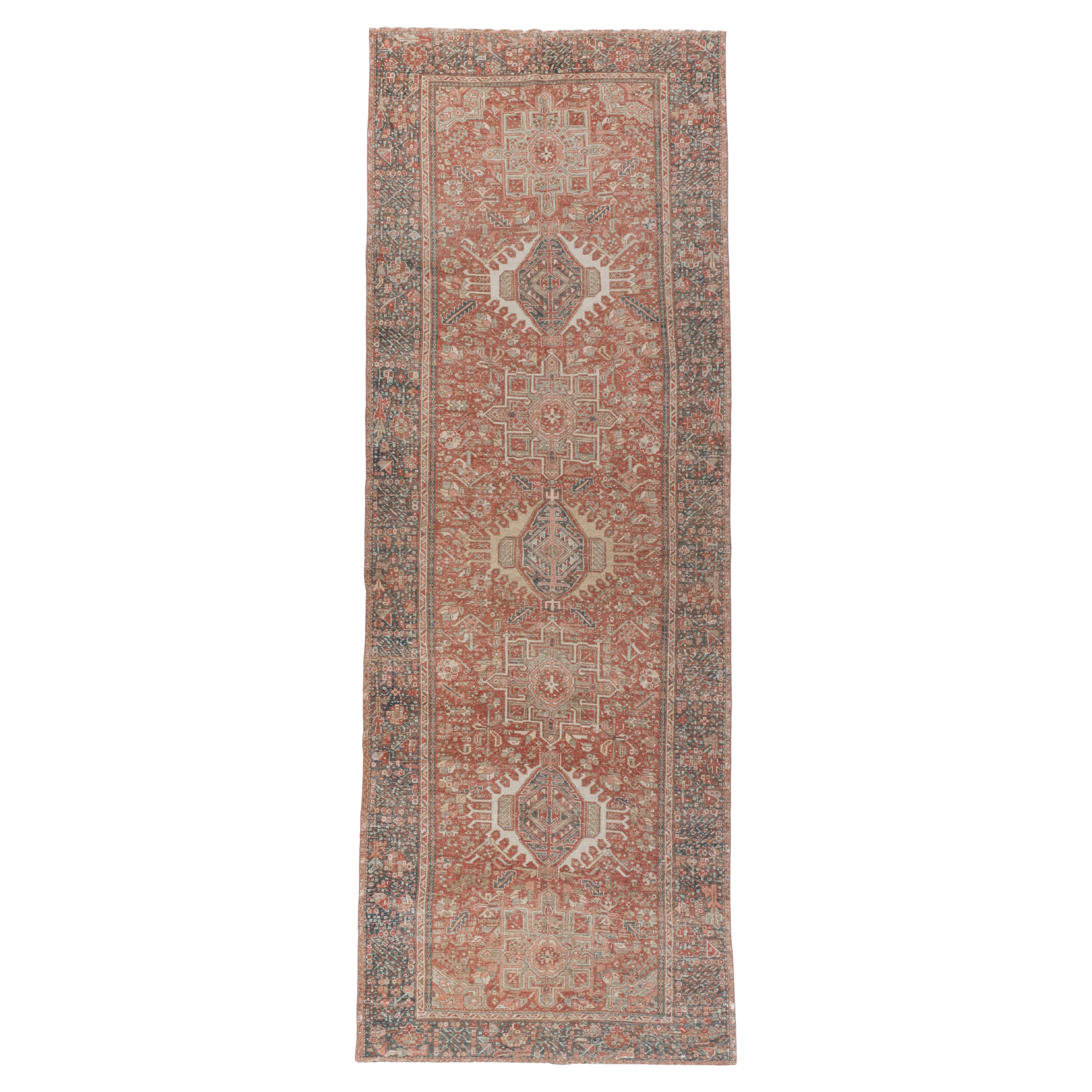 Antiker persischer Karaja-Läufer, handgeknüpft, um 1900, 4'6 x 12'6 cm