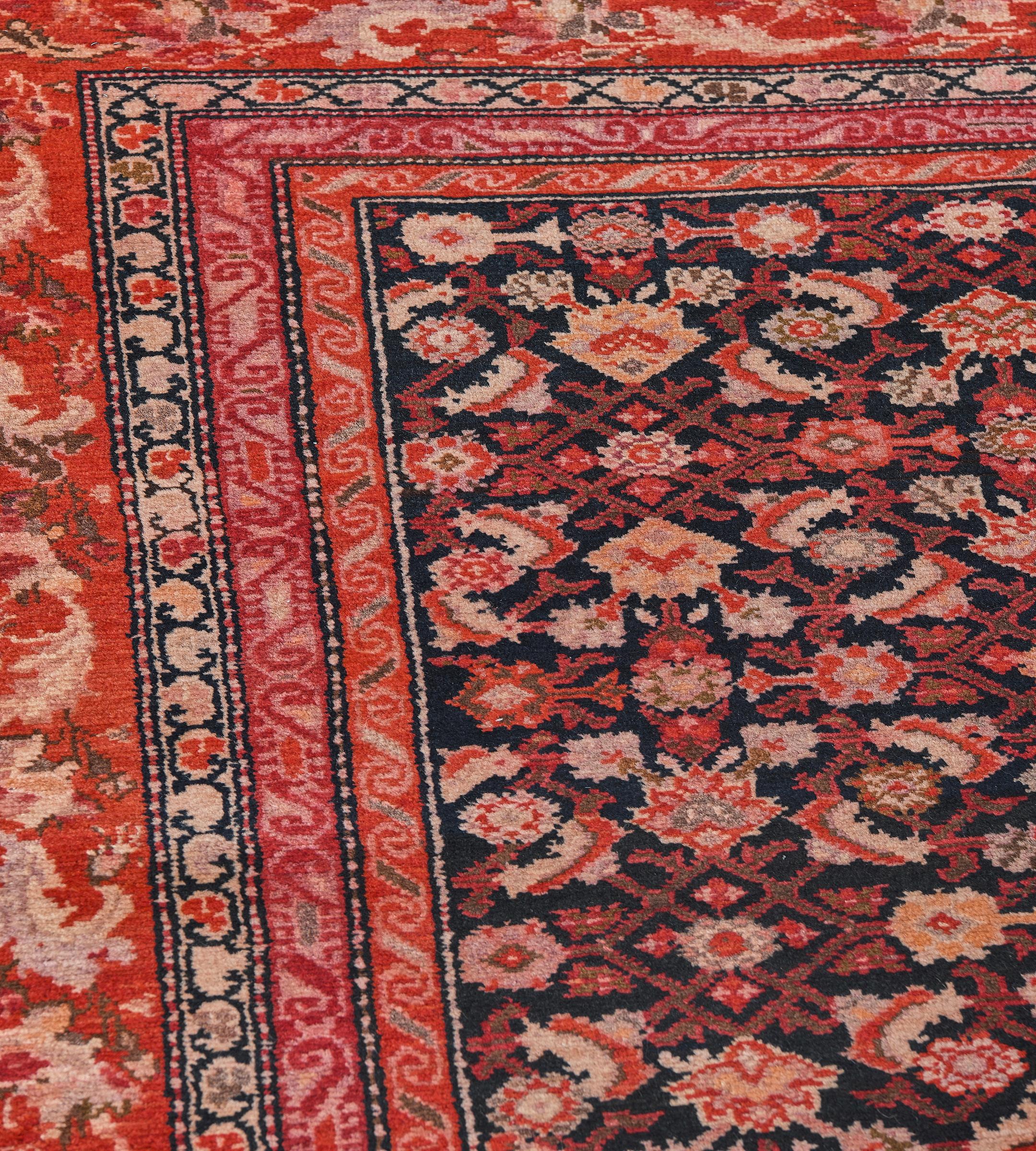 Noué à la main Chemin de table antique Circa-1900 rouge et noir à motifs floraux du Karabagh en vente