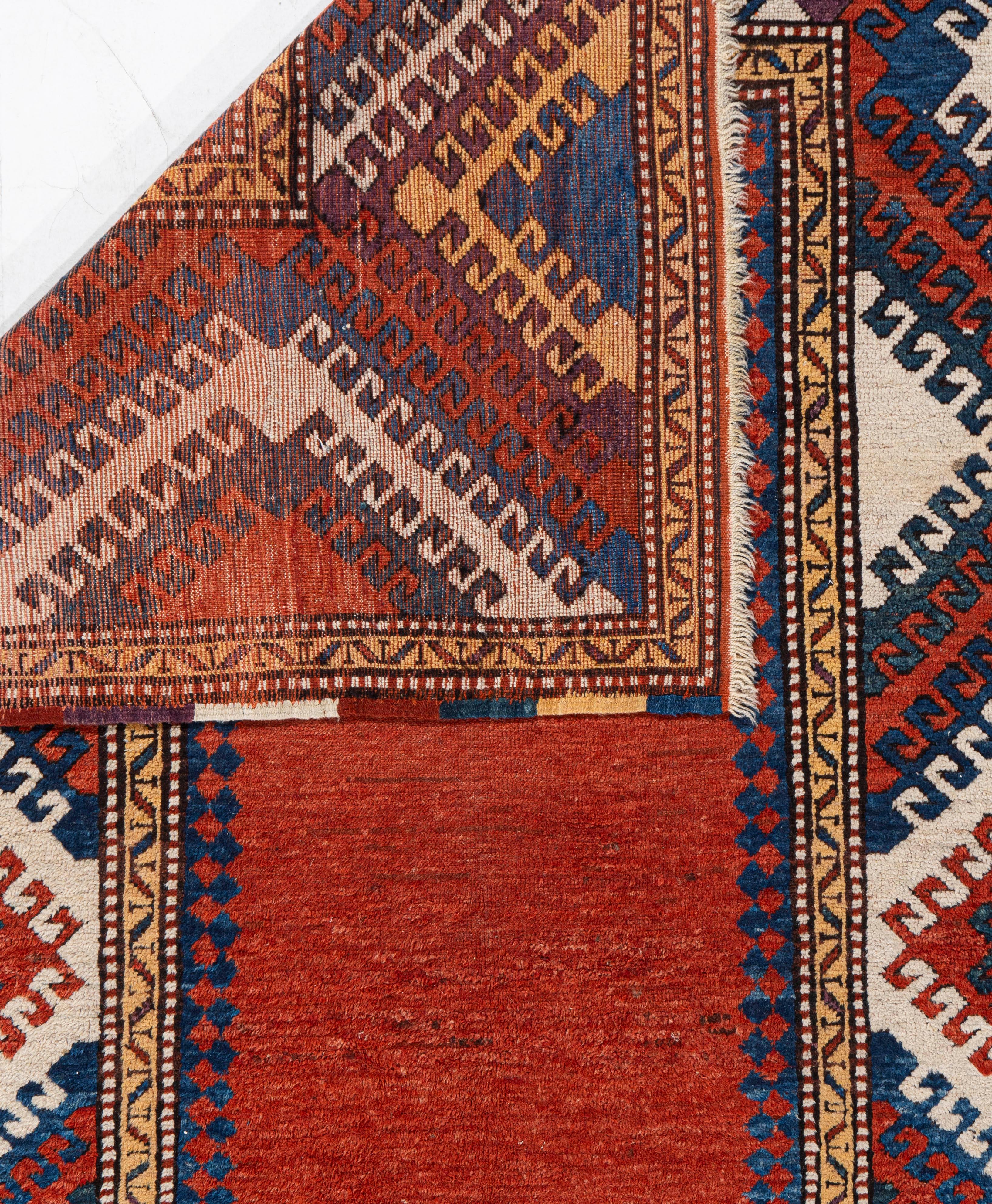 Antiker roter kaukasischer Kazak-Handgeknüpfter Teppich, um 1900 (Wolle) im Angebot