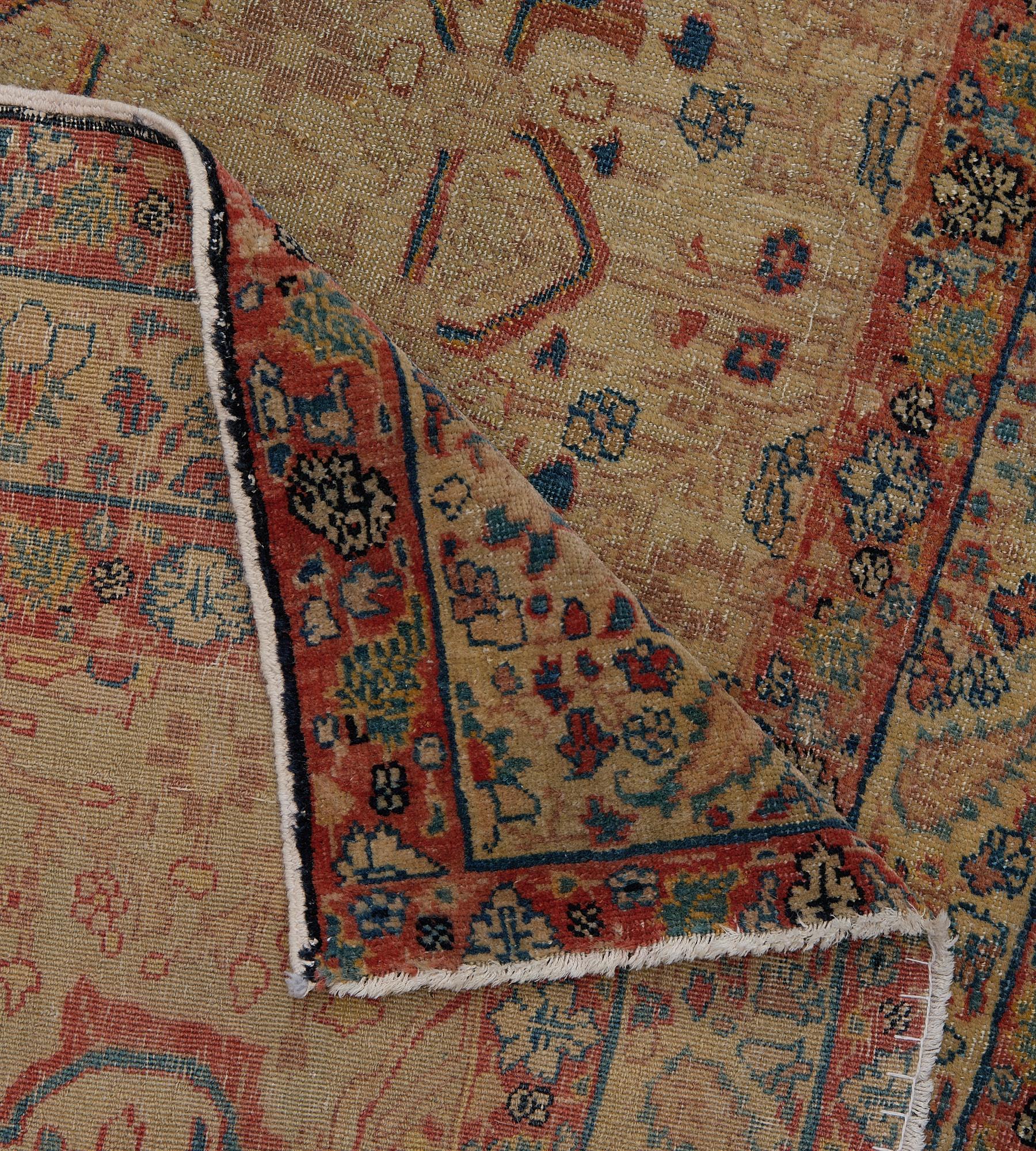 Antiguo Circa-1900 Corredor Persa Hadji Jallili de Lana Floral Amarillo Arena en venta 5