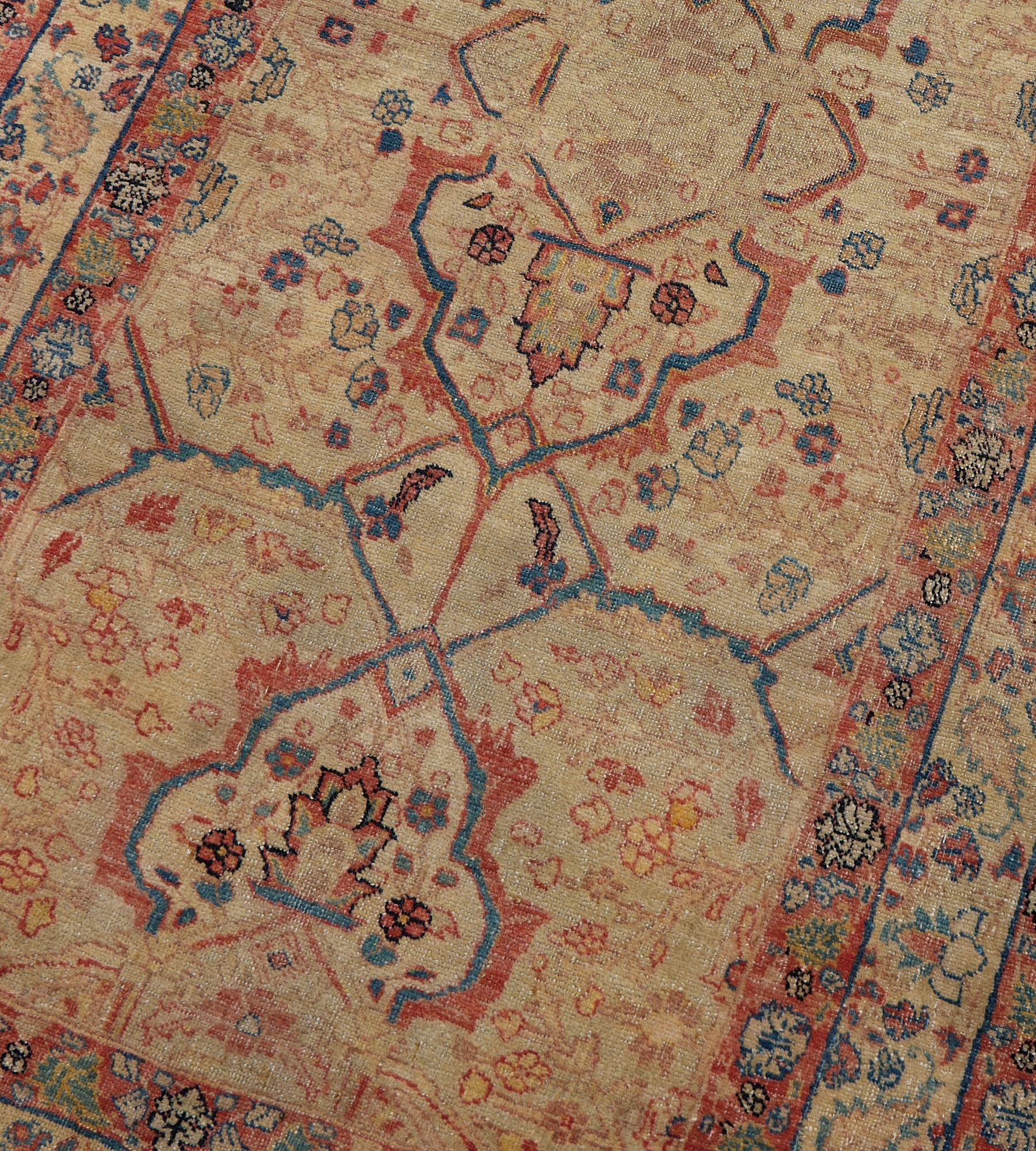 Antiguo Circa-1900 Corredor Persa Hadji Jallili de Lana Floral Amarillo Arena en Bueno estado para la venta en West Hollywood, CA
