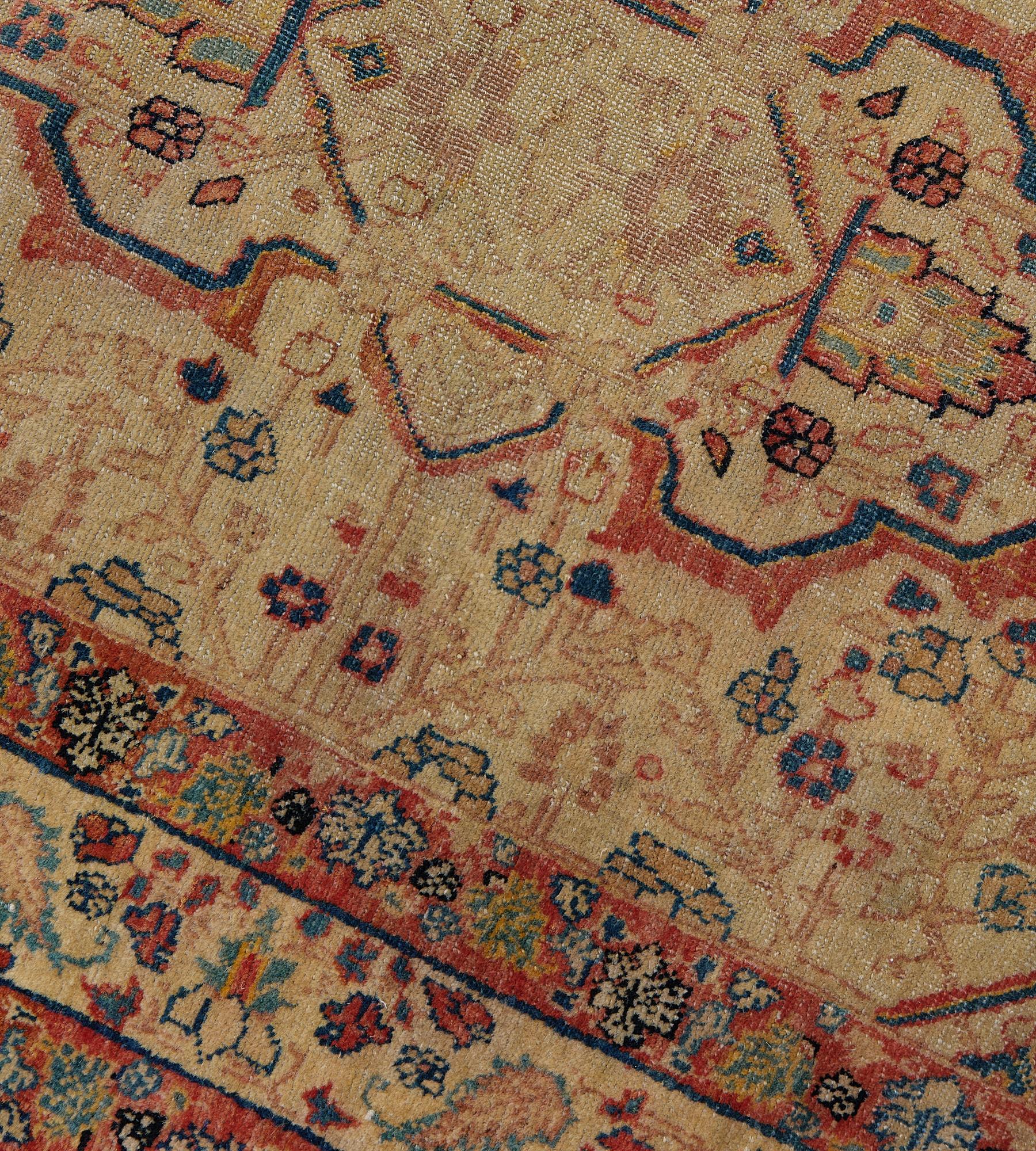 Antiguo Circa-1900 Corredor Persa Hadji Jallili de Lana Floral Amarillo Arena en venta 4