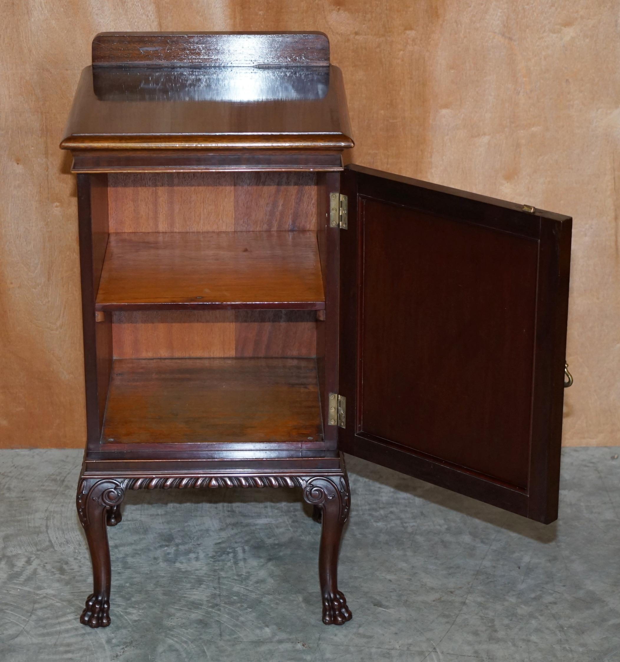 Antique circa 1900 Side End Table Lion Hair Paw Carved Feet Part of Large Suite For Sale 6