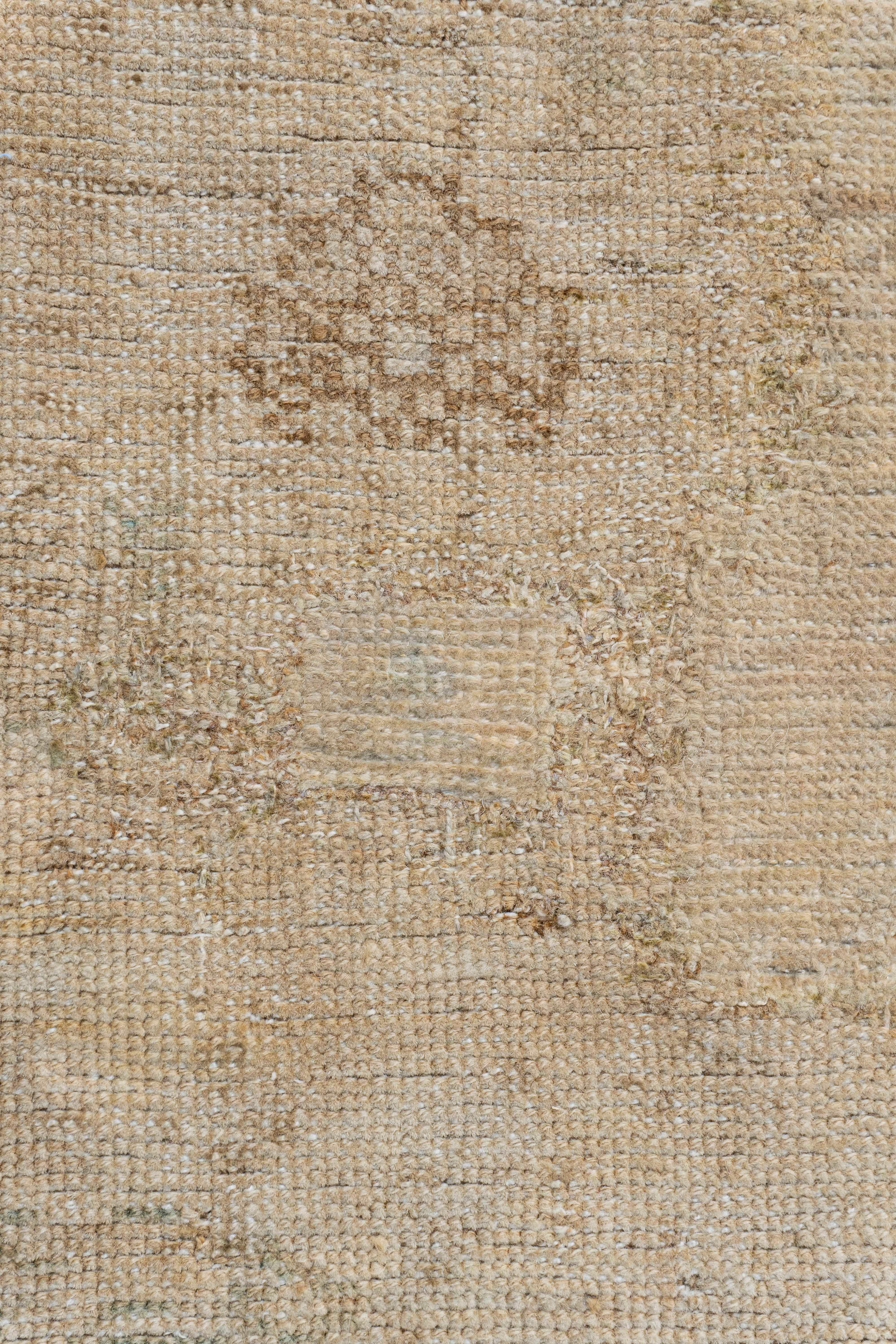 Tapis de couloir Tan Subdued Karabagh noué à la main antique datant d'environ 1900 en vente 5