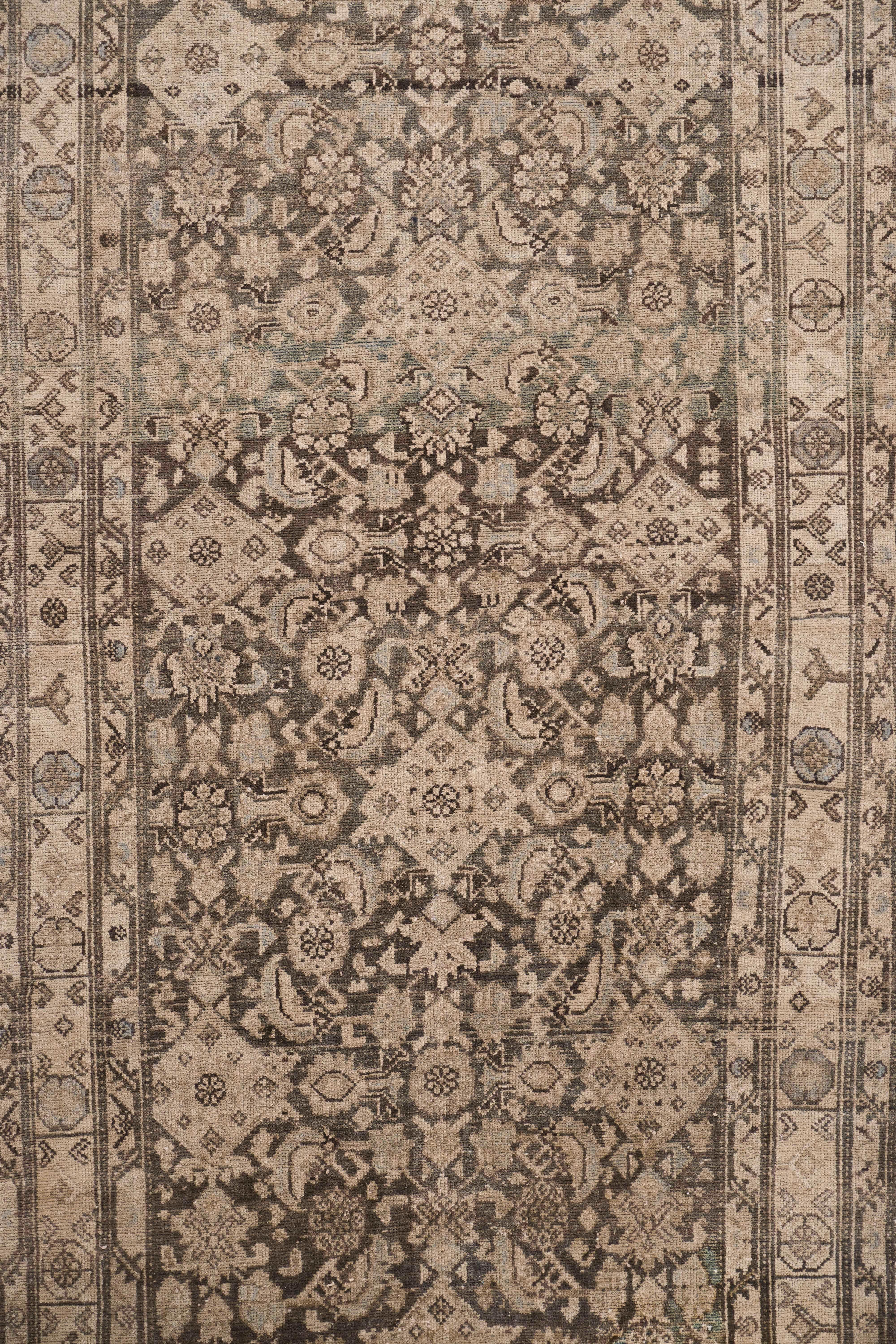 XIX secolo Antico runner annodato a mano di Malayer, circa 1900, di colore taupe, 3'4 x 27'7 in vendita