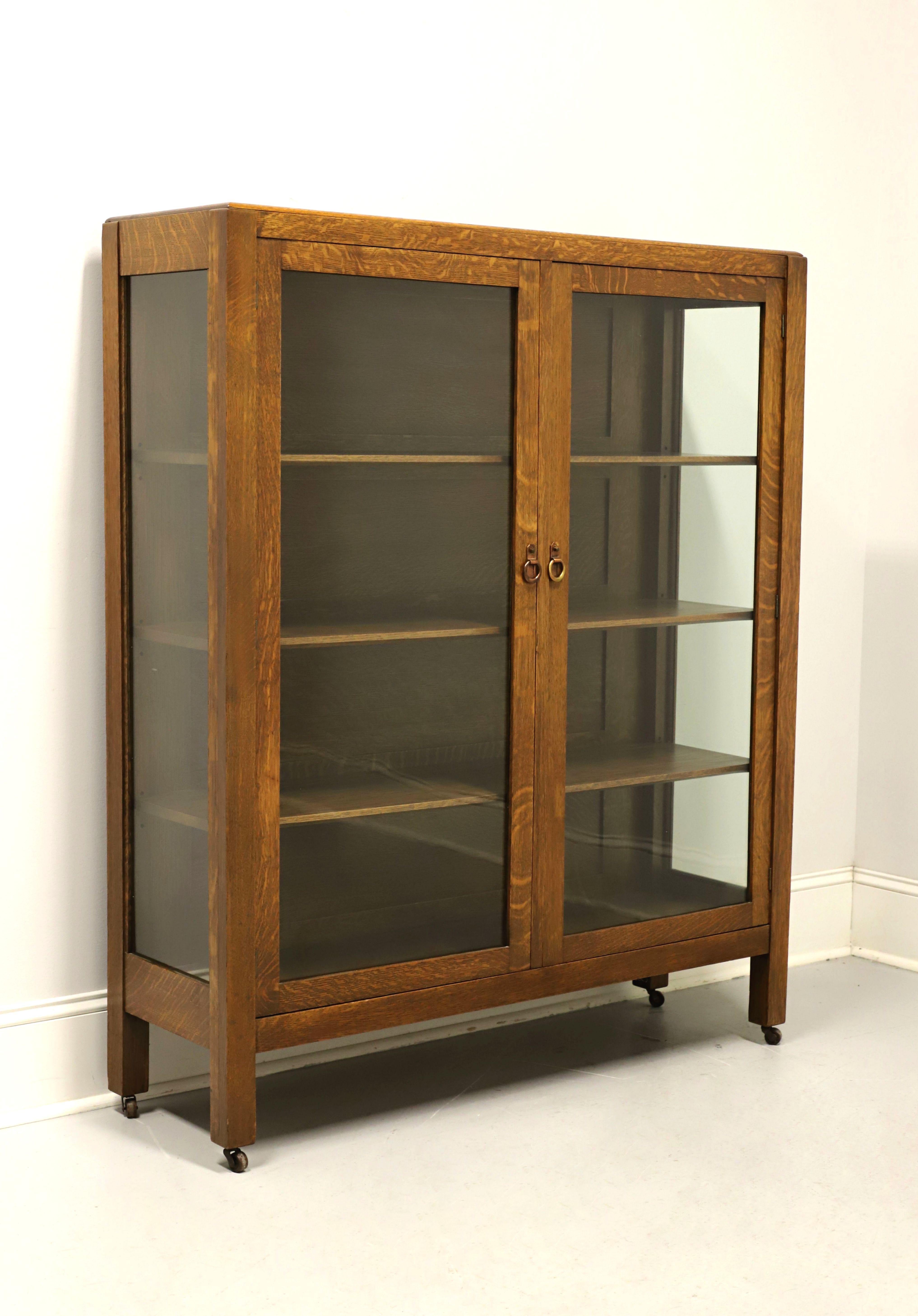 Glass Antique Circa 1900 Tiger Oak Mission Arts & Crafts China Cabinet