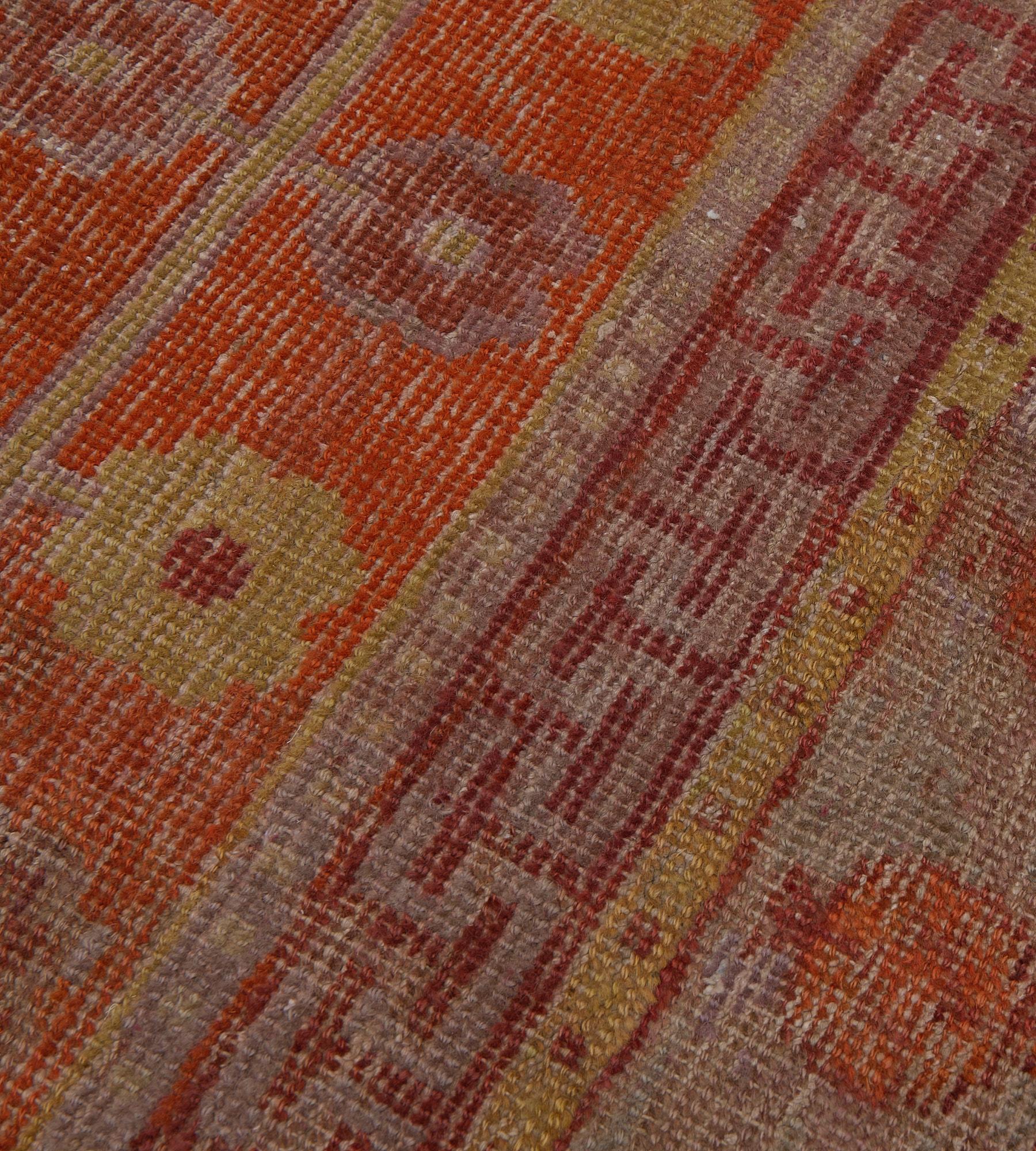 Antico Runner Khotan a pannelli in lana rossa e gialla del 1800 circa In condizioni buone in vendita a West Hollywood, CA