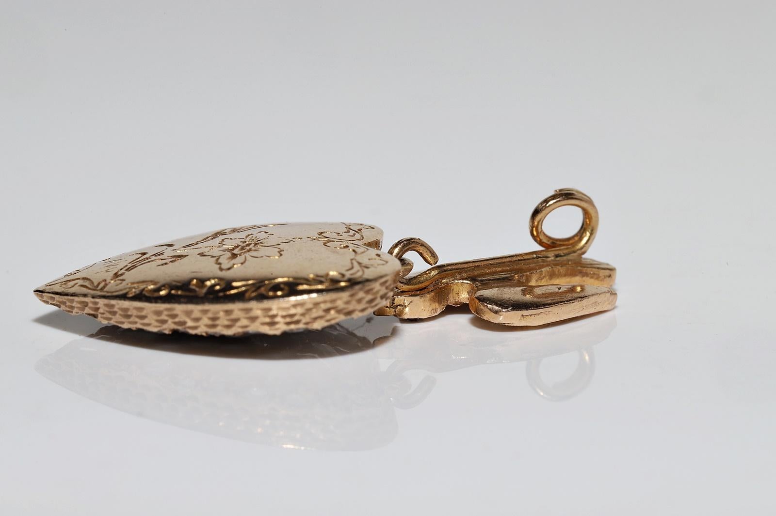 Antique Circa 1900s Or 10k Diamant naturel taillé en rose Pendentif en forme de coeur d'oiseau en vente 3