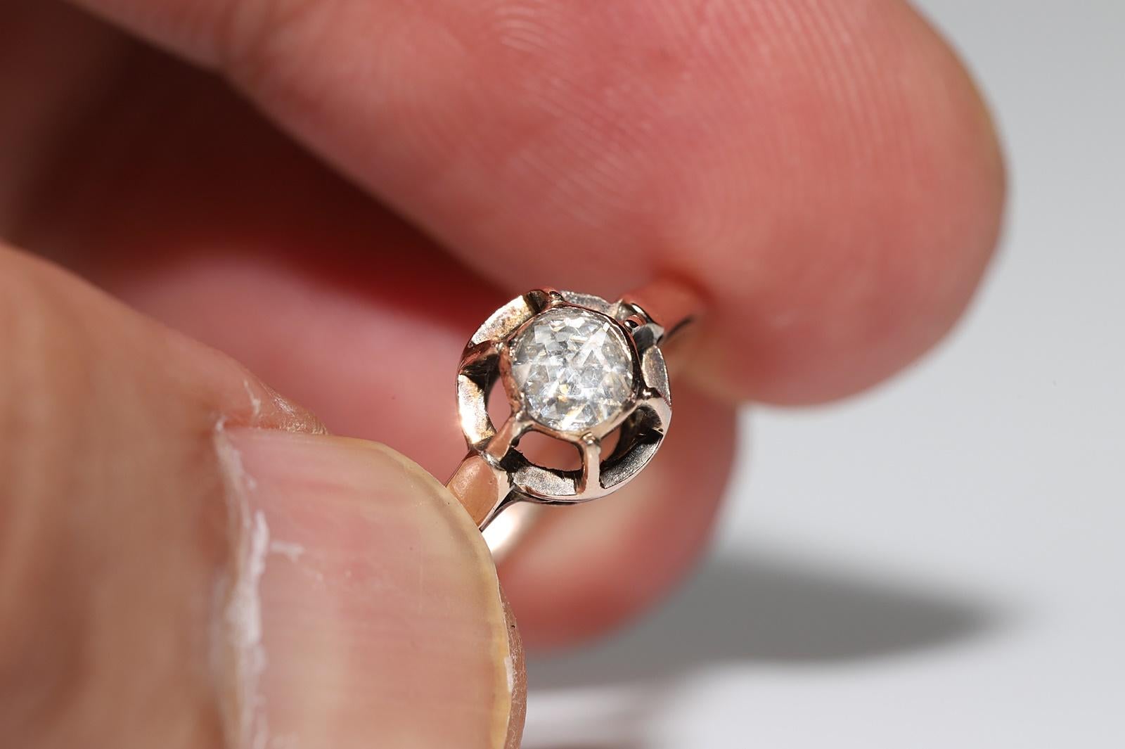 Antiguo anillo solitario de diamantes naturales talla rosa de oro de 10 quilates de la década de 1900 en venta 2