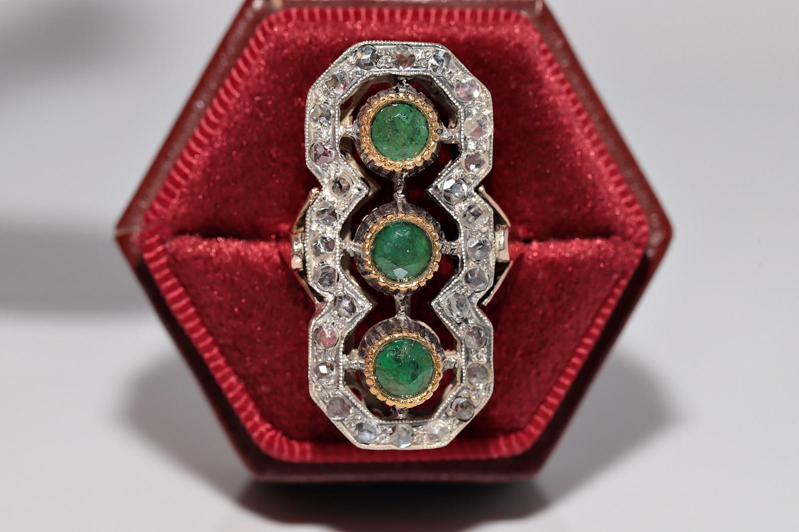 In sehr gutem Zustand.
Das Gesamtgewicht beträgt 7.8 Gramm.
Insgesamt ist Diamant 0,85 ct.
Insgesamt ist Smaragd 1,08 ct.
Ringgröße ist US 7.5
Wir können jede Größe herstellen.
Die Schachtel ist nicht enthalten.
Bitte kontaktieren Sie uns bei Fragen.