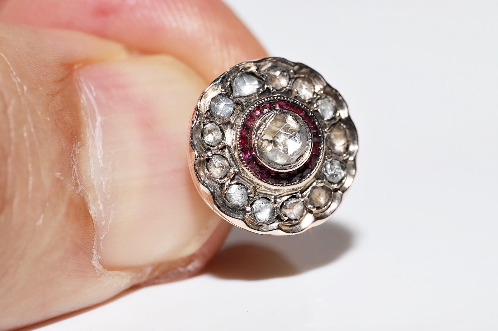Boucles d'oreilles anciennes datant des années 1900 en or 12 carats, diamants naturels taille rose et rubis calibré en vente 1