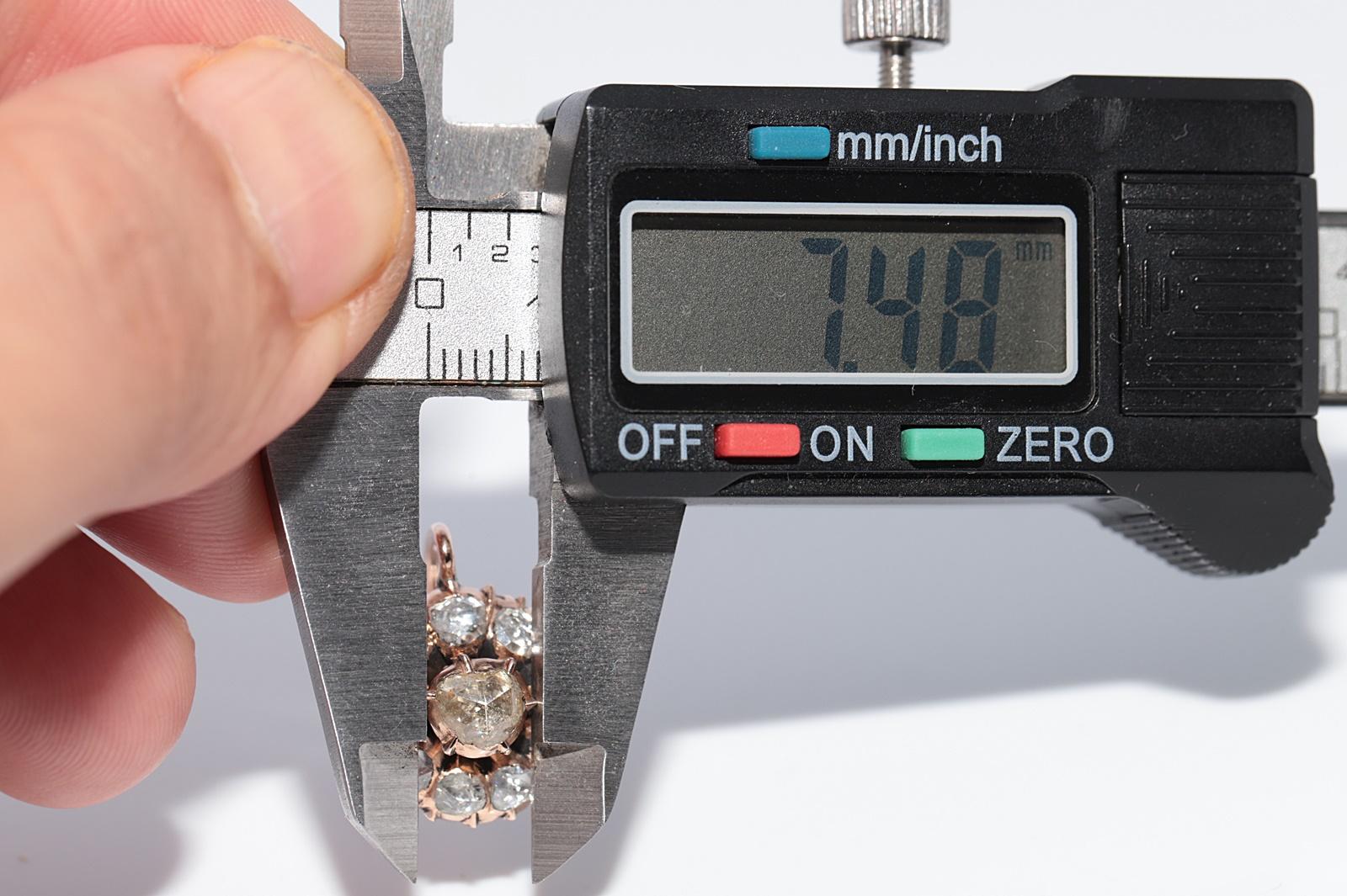 Antiguo Circa 1900s Pendiente de Oro de 12 quilates decorado con diamantes naturales talla rosa en venta 5