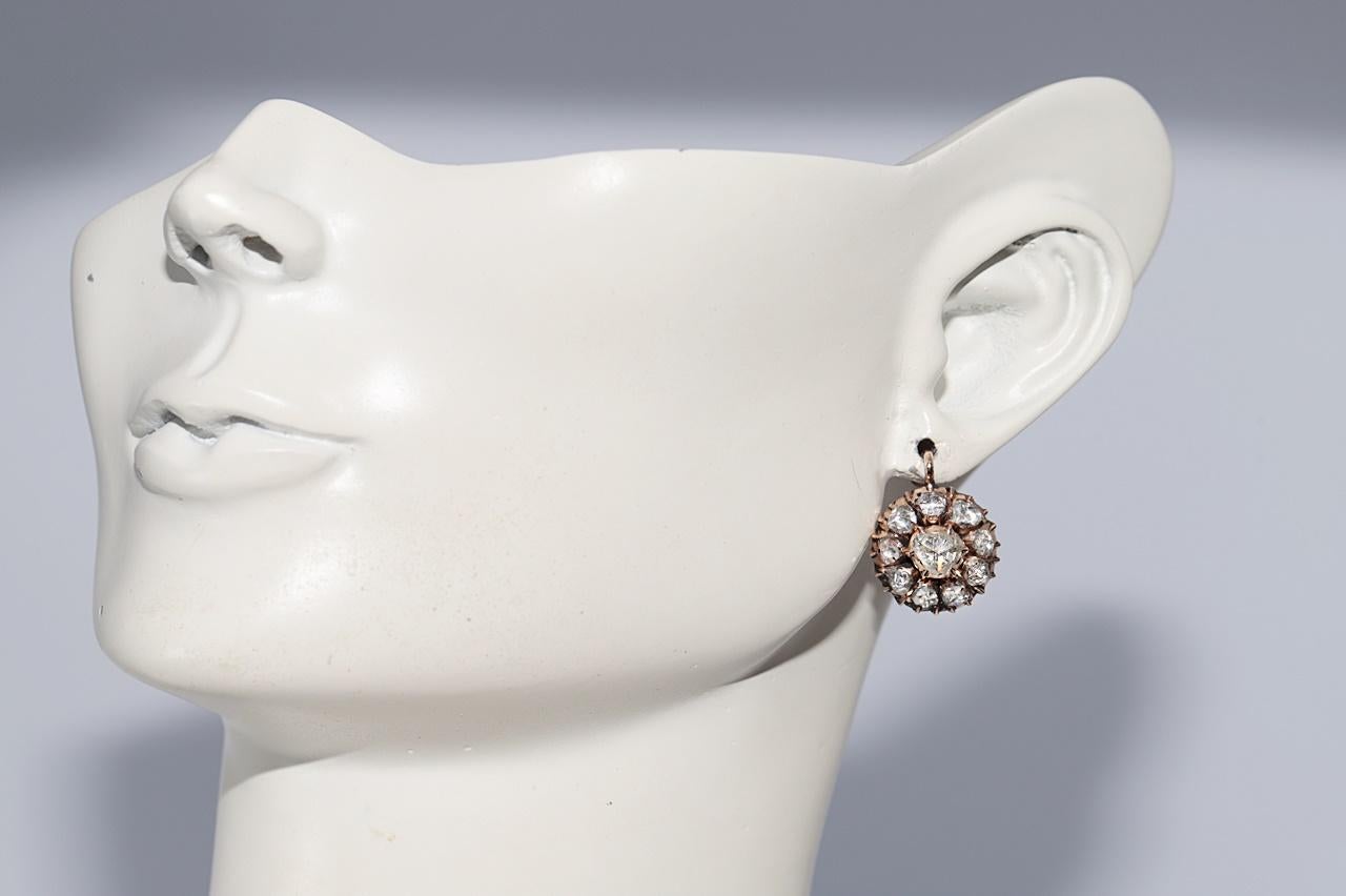 Antiguo Circa 1900s Pendiente de Oro de 12 quilates decorado con diamantes naturales talla rosa en venta 9