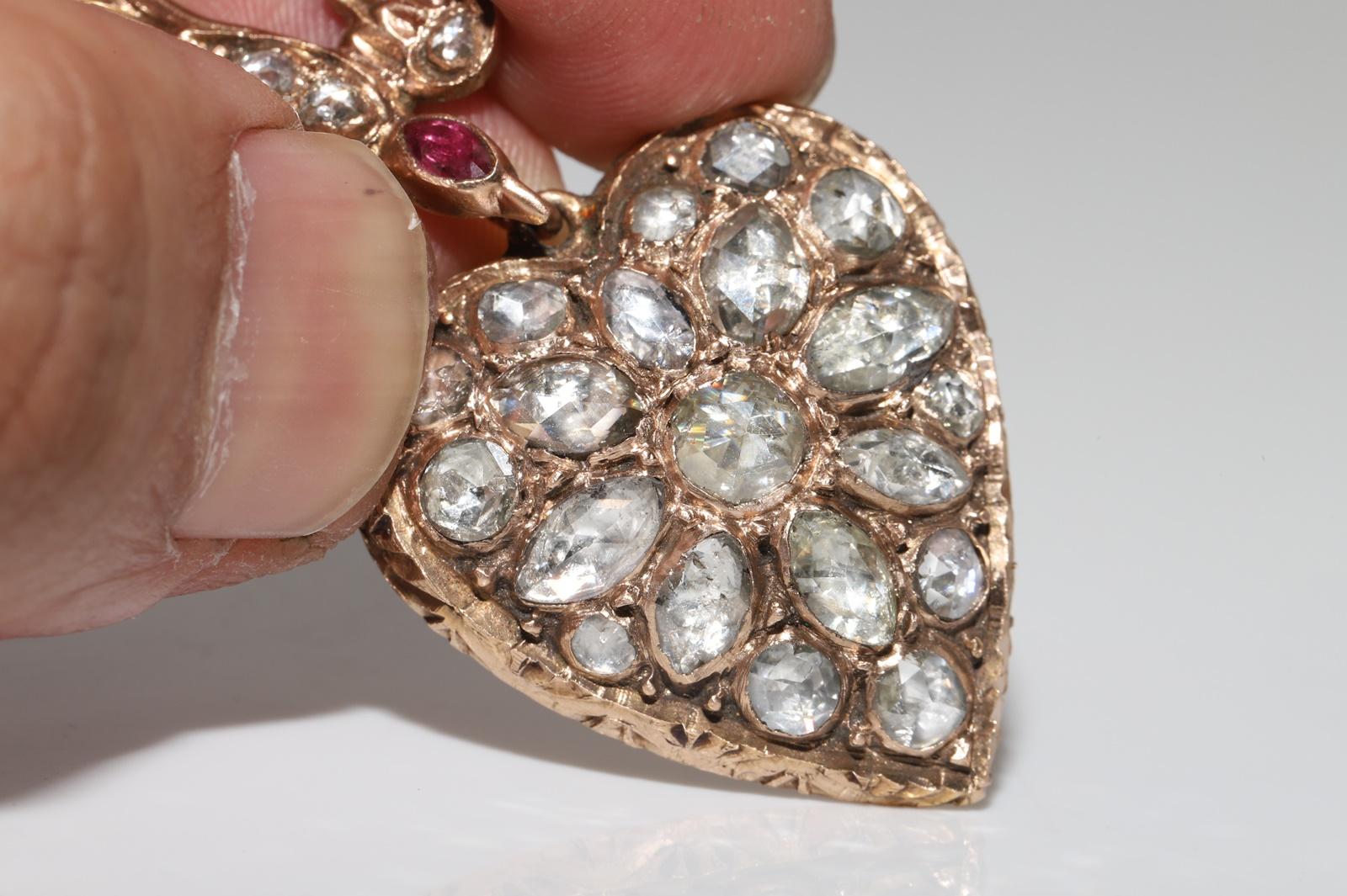 Collier pendentif cœur ancien des années 1900 en or 12 carats avec diamants naturels taille rose en vente 6