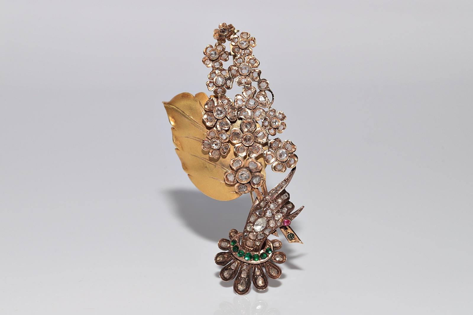 Antique Circa 1900s 14K And 8K Gold Natural Rose Cut Diamond And Emerald Brooch For Sale 5
