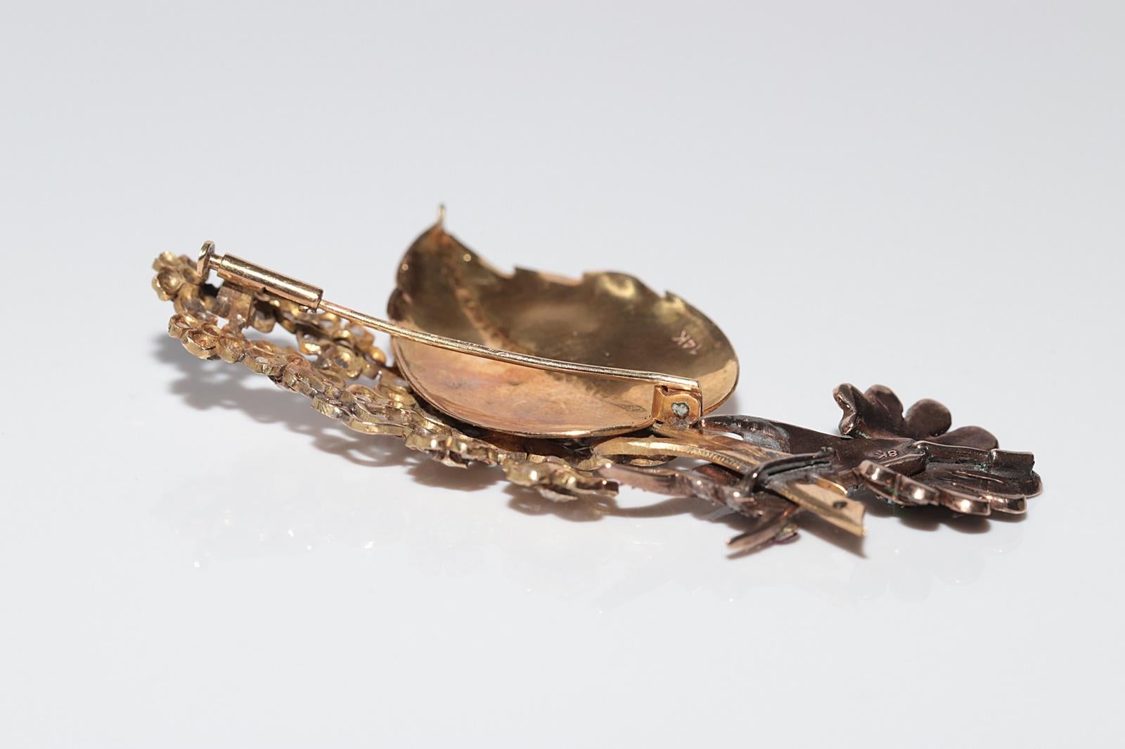 Antiguo broche de esmeraldas y diamantes naturales talla rosa de oro de 14 y 8 quilates de la década de 1900 en venta 9