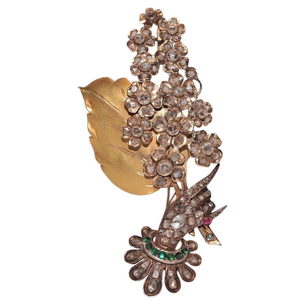 Broche ancienne des années 1900 en or 14 carats et 8 carats avec diamants naturels taille rose et émeraudes