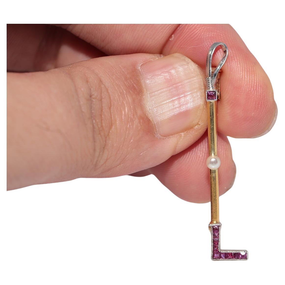 Broche ancienne en or 14k Circa 1900, rubis naturel taillé en calibre et perles en vente