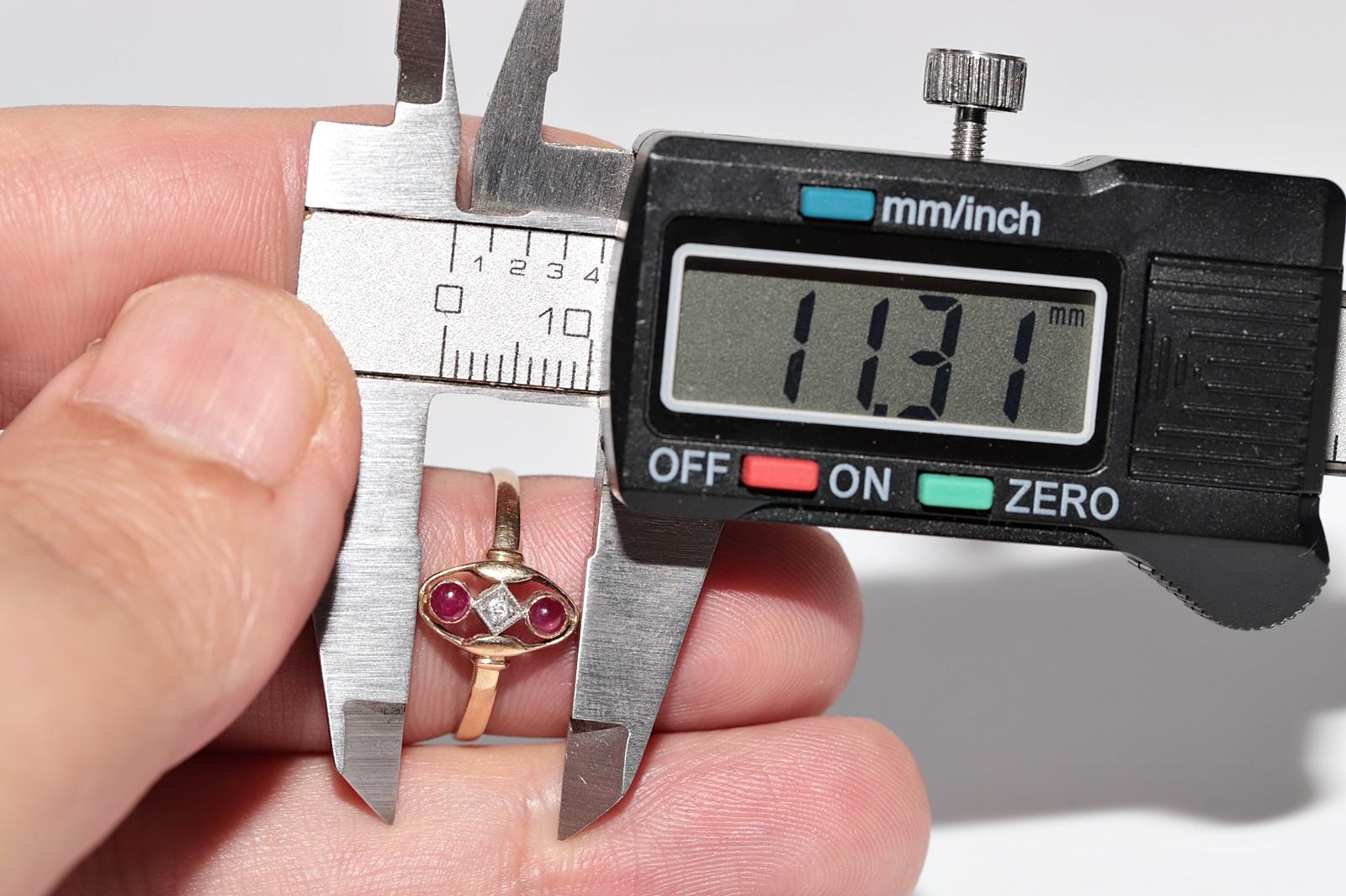 Bague ancienne datant des années 1900, en or 14 carats, diamant naturel et rubis taille cabochon en vente 5