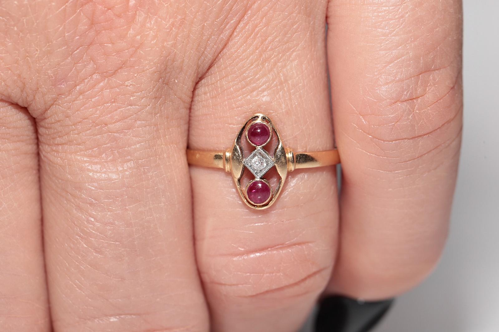 Taille cabochon Bague ancienne datant des années 1900, en or 14 carats, diamant naturel et rubis taille cabochon en vente