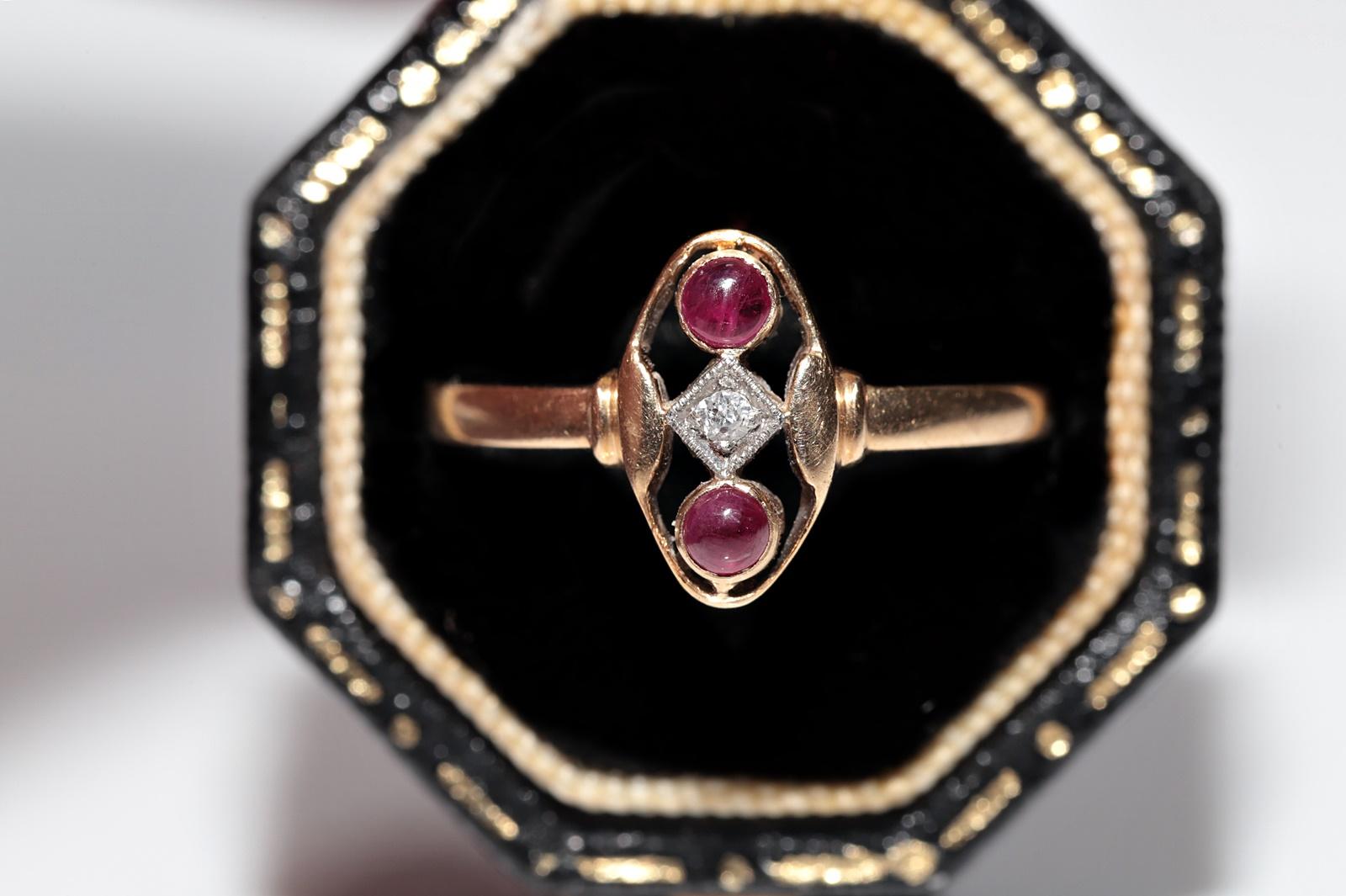 Bague ancienne datant des années 1900, en or 14 carats, diamant naturel et rubis taille cabochon Pour femmes en vente