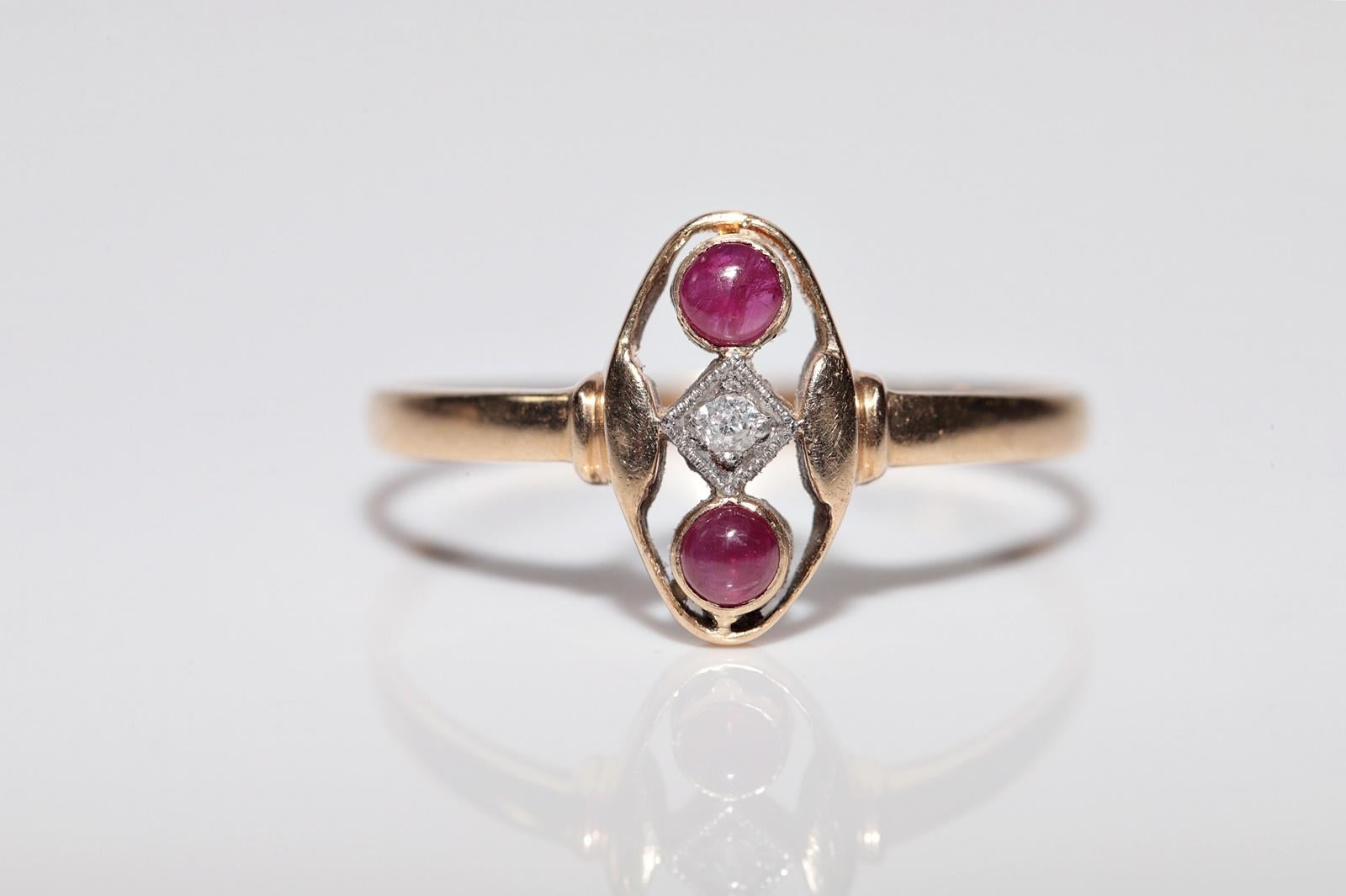 Bague ancienne datant des années 1900, en or 14 carats, diamant naturel et rubis taille cabochon en vente 2