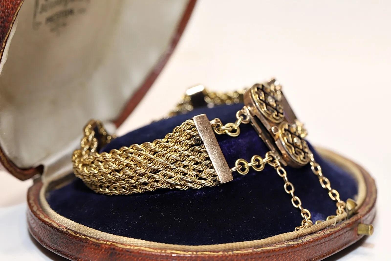 Bracelet ancien des années 1900 en or 14 carats décoré de diamants naturels et d'émail en vente 4
