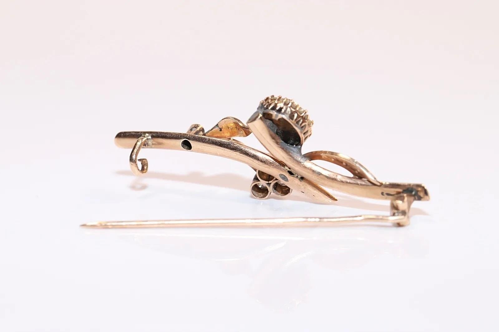 Antique Circa 1900s 14k Gold Natural Diamond And Pearl Decorated Brooch For Sale 2