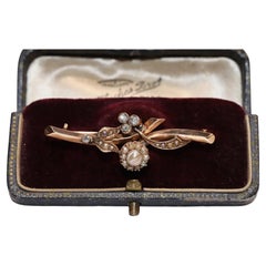 Antique Circa 1900s 14k Gold Natural Diamond And Pearl Decorated Brooch