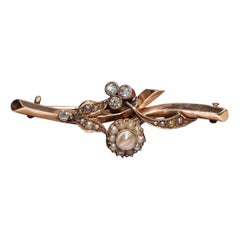 Broche ancienne des années 1900 en or 14 carats décorée de diamants naturels et de perles