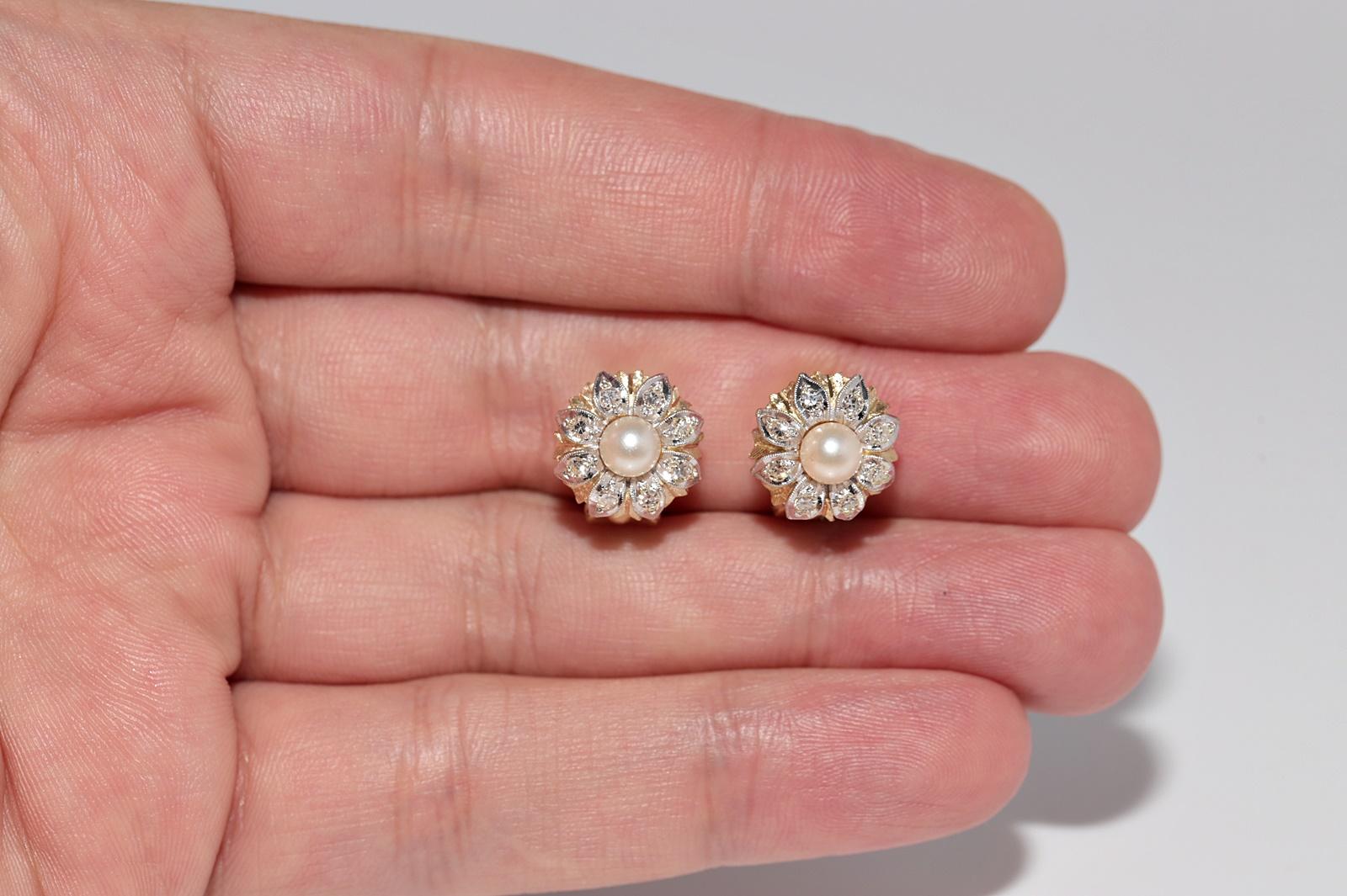 Boucles d'oreilles anciennes des années 1900 en or 14 carats décorées de diamants naturels et de perles en vente 2