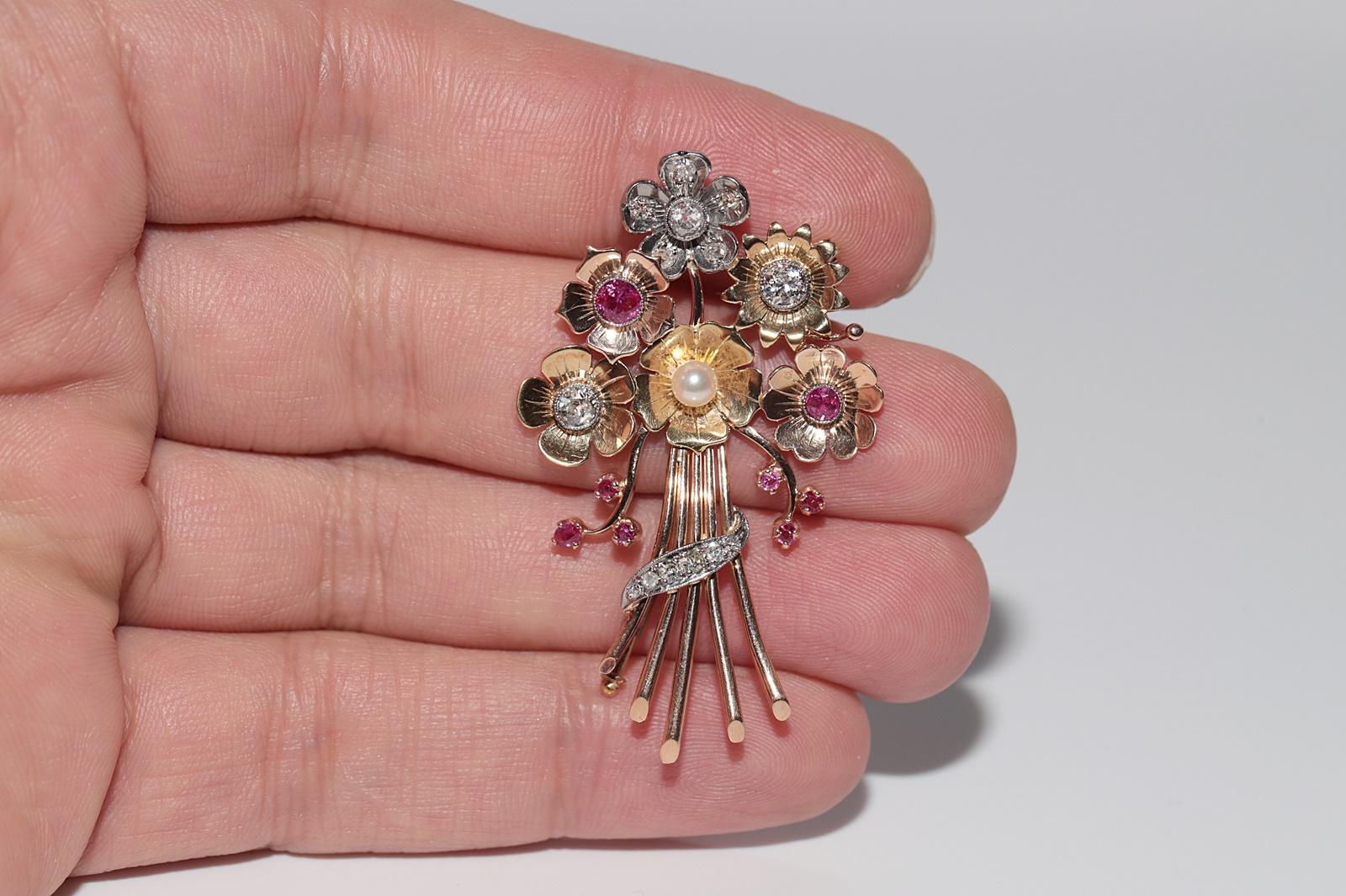 In very good condition.
Total weight is 8.7 grams.
Totally is diamond 0.70 ct.
The diamond is has G-H color and vs-s1 clarity.
Totally is ruby 0.45 ct.
Please contact for any questions.