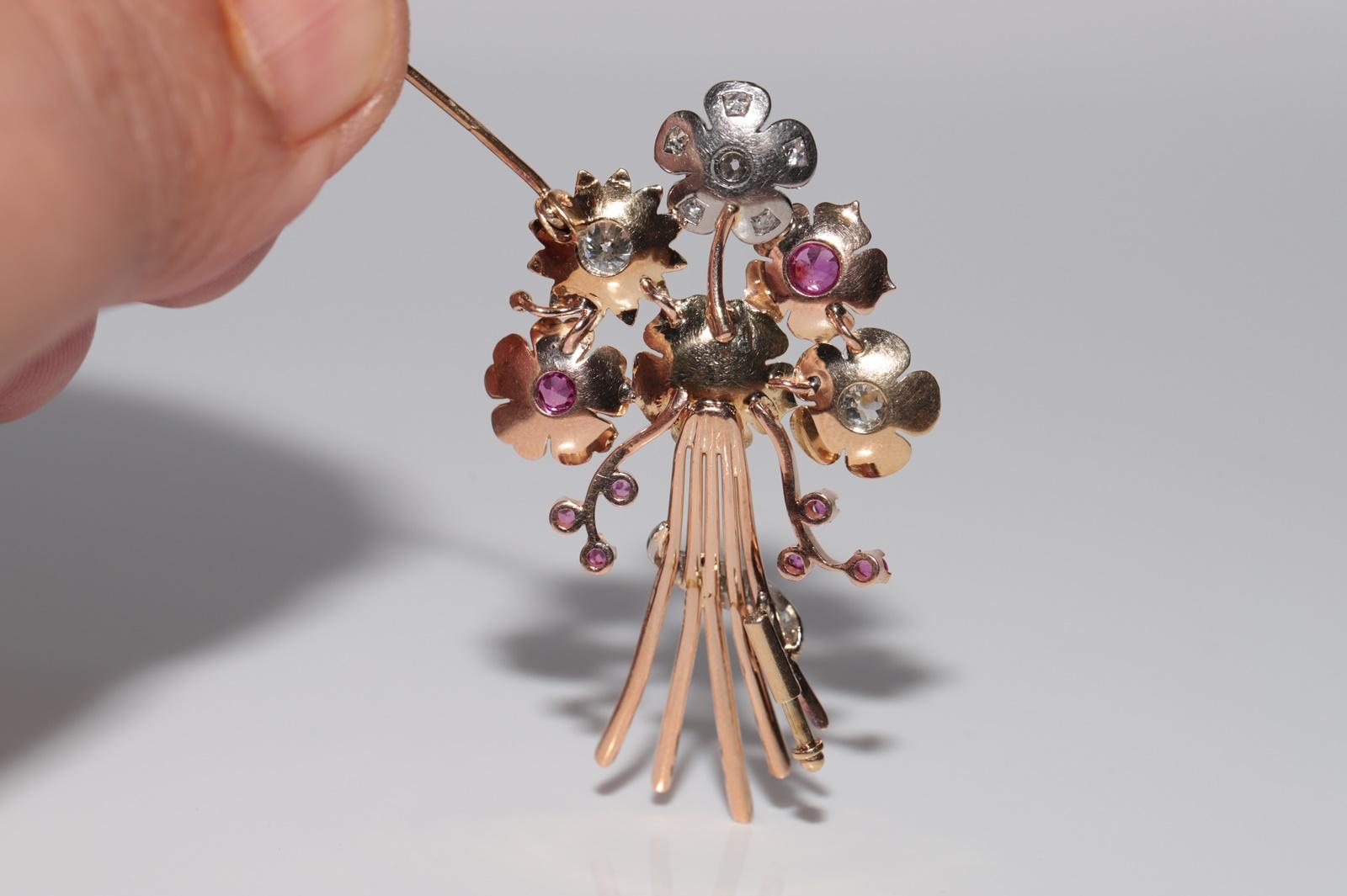 Antique Circa 1900s 14k Gold Natural Diamond And Ruby Decorated Flowers Brooch For Sale 2