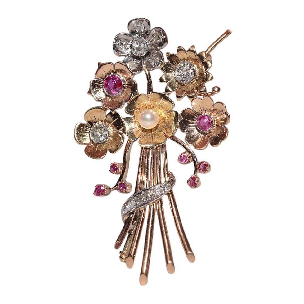 Antike Brosche mit Blumendekor aus 14 Karat Gold mit natürlichen Diamanten und Rubinen, um 1900