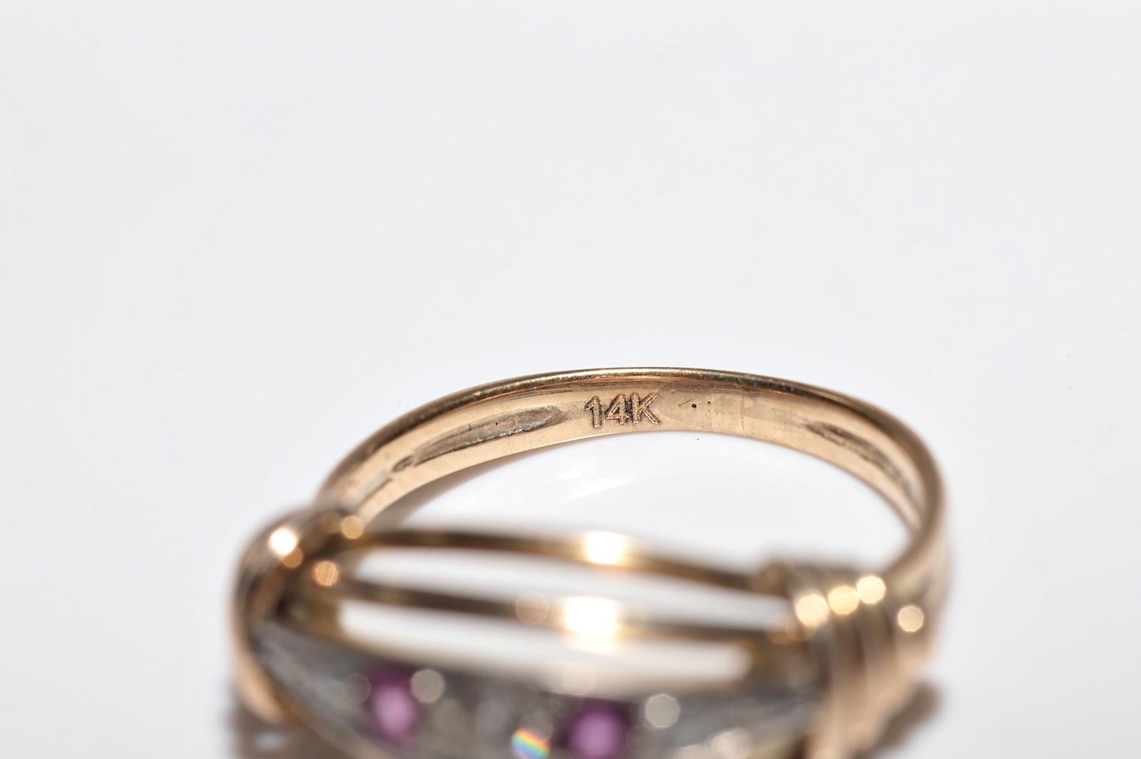 Bague ancienne des années 1900 en or 14 carats décorée de diamants naturels et de rubis en vente 2