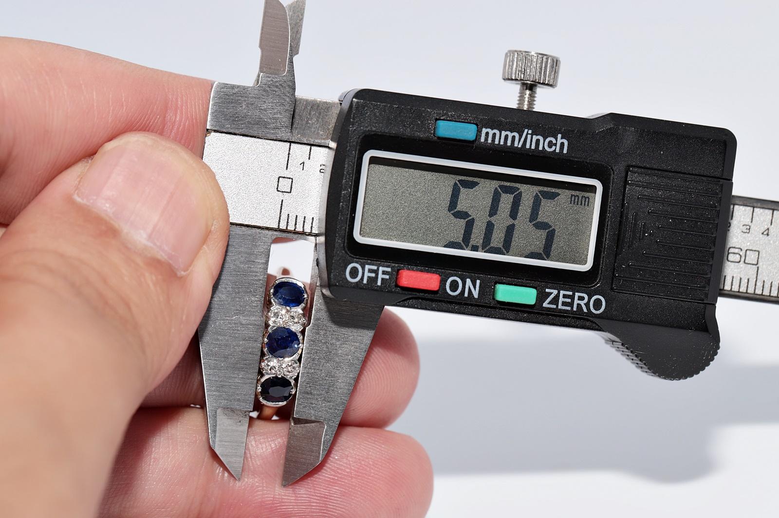 Bague ancienne en or 14k Circa 1900 ornée de diamants naturels et de saphirs en vente 6