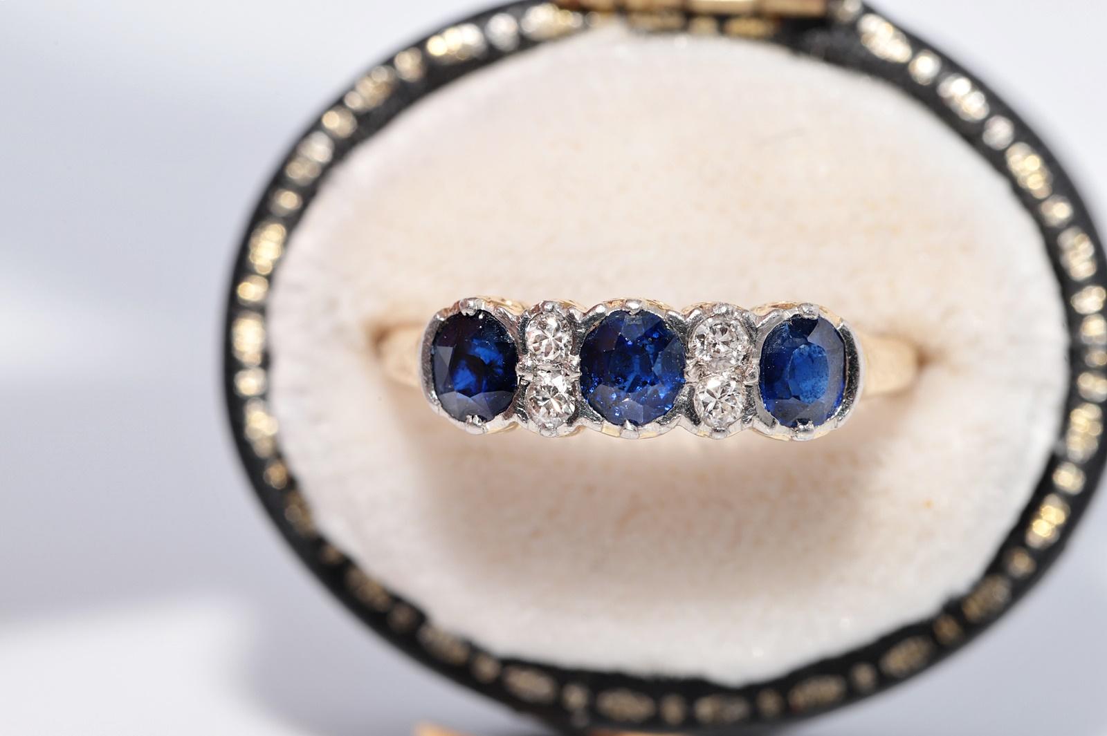 En très bon état.
Le poids total est de 3 grammes.
Le diamant est de 0,08 ct.
Le diamant est de couleur G-H et de pureté vs1-s1.
Totalement saphir 0.60 ct.
La taille de la bague est de 6.25
Nous pouvons fabriquer n'importe quelle taille.
La boîte