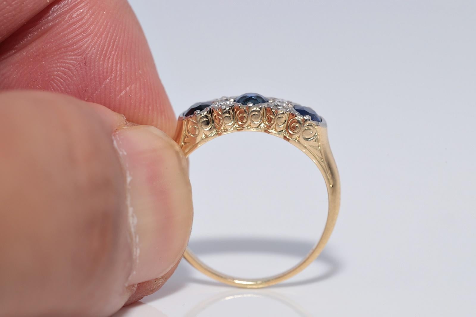 Taille brillant Bague ancienne en or 14k Circa 1900 ornée de diamants naturels et de saphirs en vente