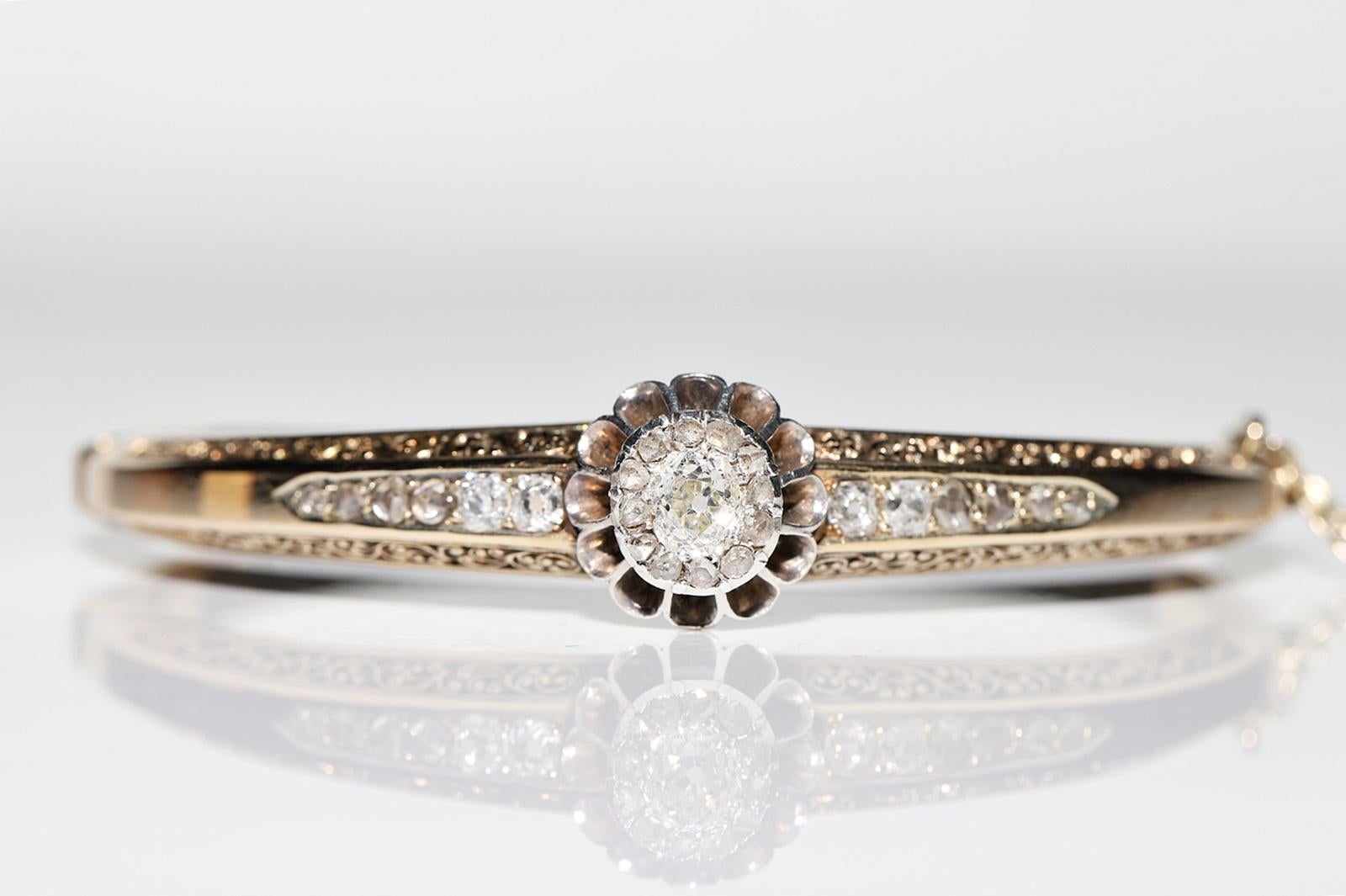 Late Victorian Antique Circa 1900s 14k Gold Natural Diamond Decorated Amazing Bangle bracelet For Sale
