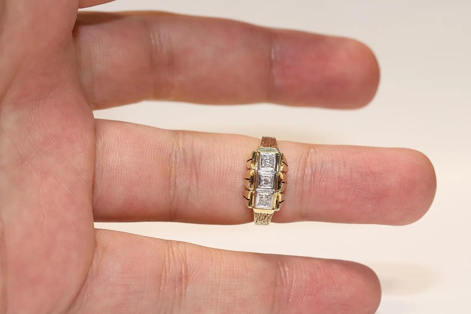 Bague jonc ancienne des années 1900 en or 14 carats décorée de diamants naturels  en vente 4