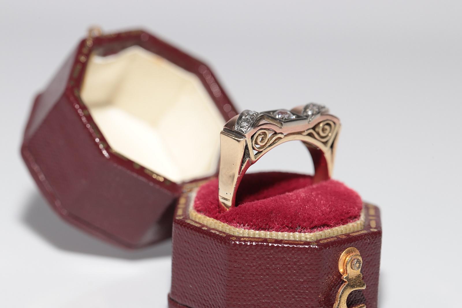 Ancienne bague jonc artisanale des années 1900 en or 14 carats décorée de diamants naturels en vente 2