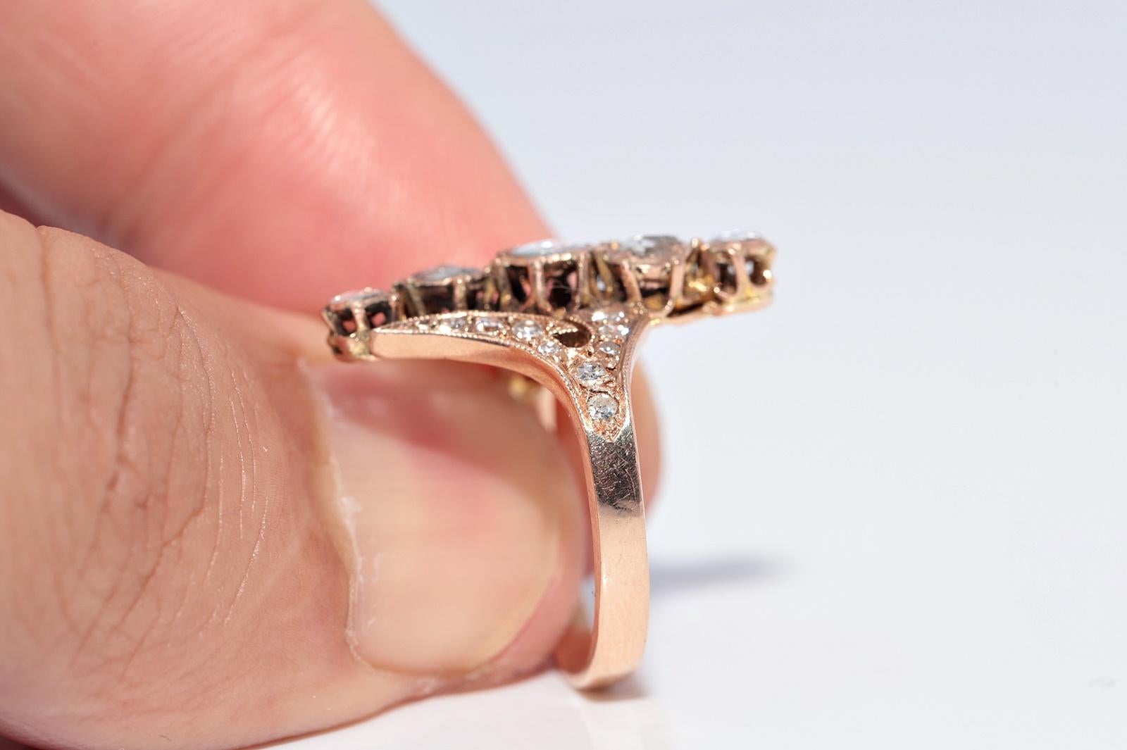Anello antico CIRCA 1900 in oro 14k con diamanti naturali e decorazioni a navette in vendita 3