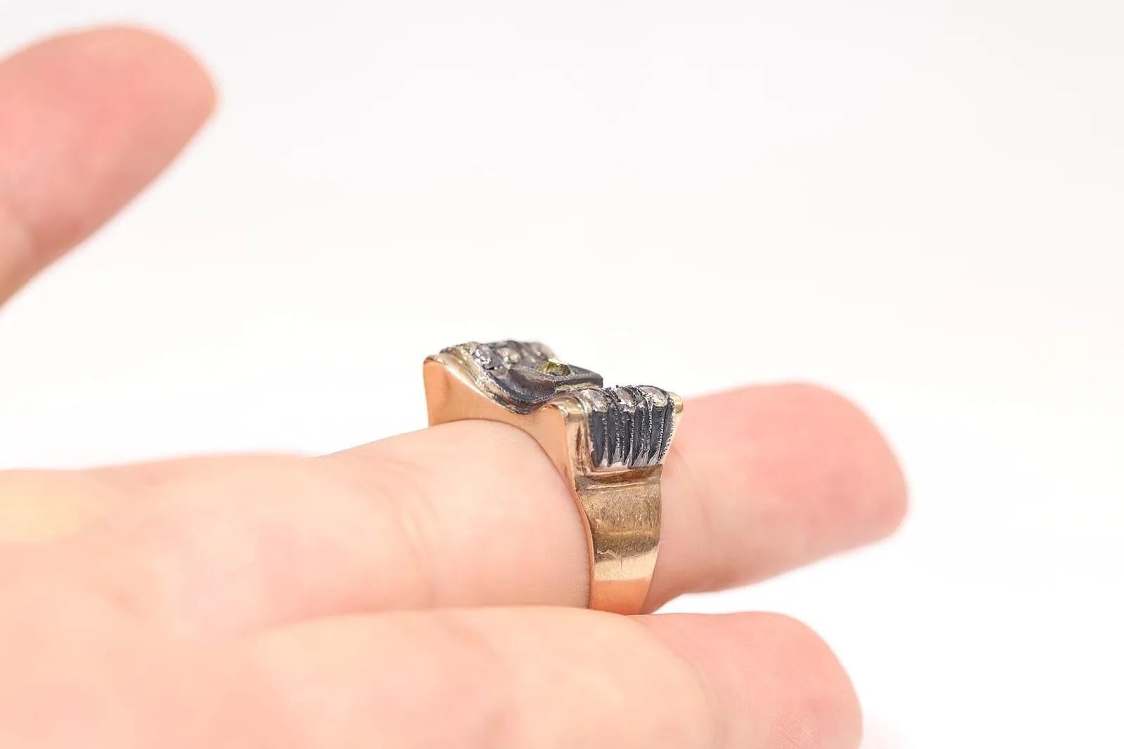 Antico anello da serbatoio decorato con diamanti naturali in oro 14k del 1900 CIRCA in vendita 5