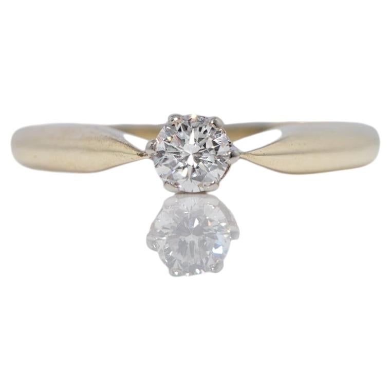 Antiker Solitär-Verlobungsring aus 14-karätigem Gold mit einem natürlichen Diamanten, CIRCA 1900