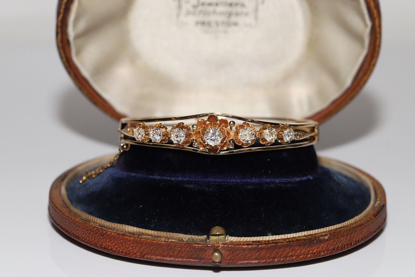 In very good condition.
Total weight is 16.5 grams.
Totally is diamond 2.09 carat.
The diamond is has G-H-I color and vs-s1 clarity.
Box is not included.
Please contact for any questions.