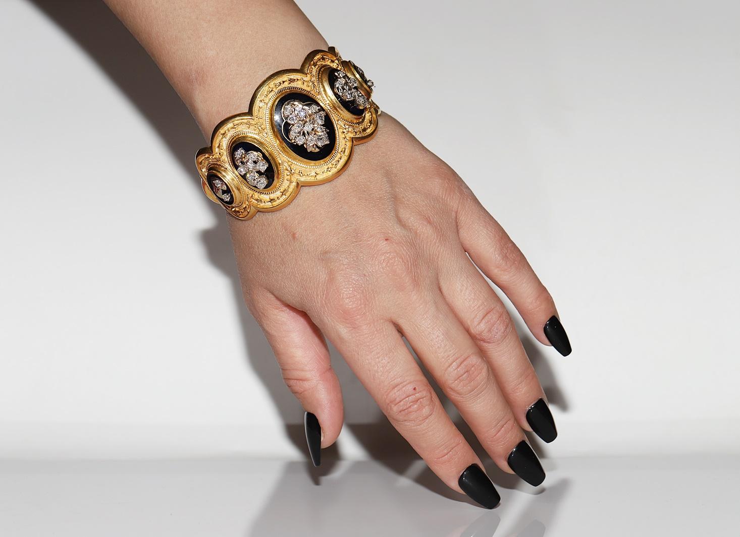 Bracelet ancien des années 1900 en or 14 carats, orné de diamants naturels taille ancienne et d'émail en vente 10