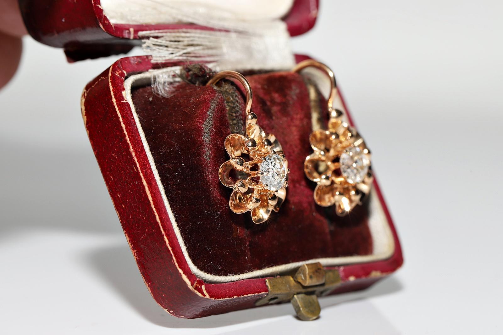 Antiker Solitär-Ohrring, um 1900er Jahre, 14k Gold, natürlicher Diamant im Altschliff, dekoriert (Viktorianisch) im Angebot